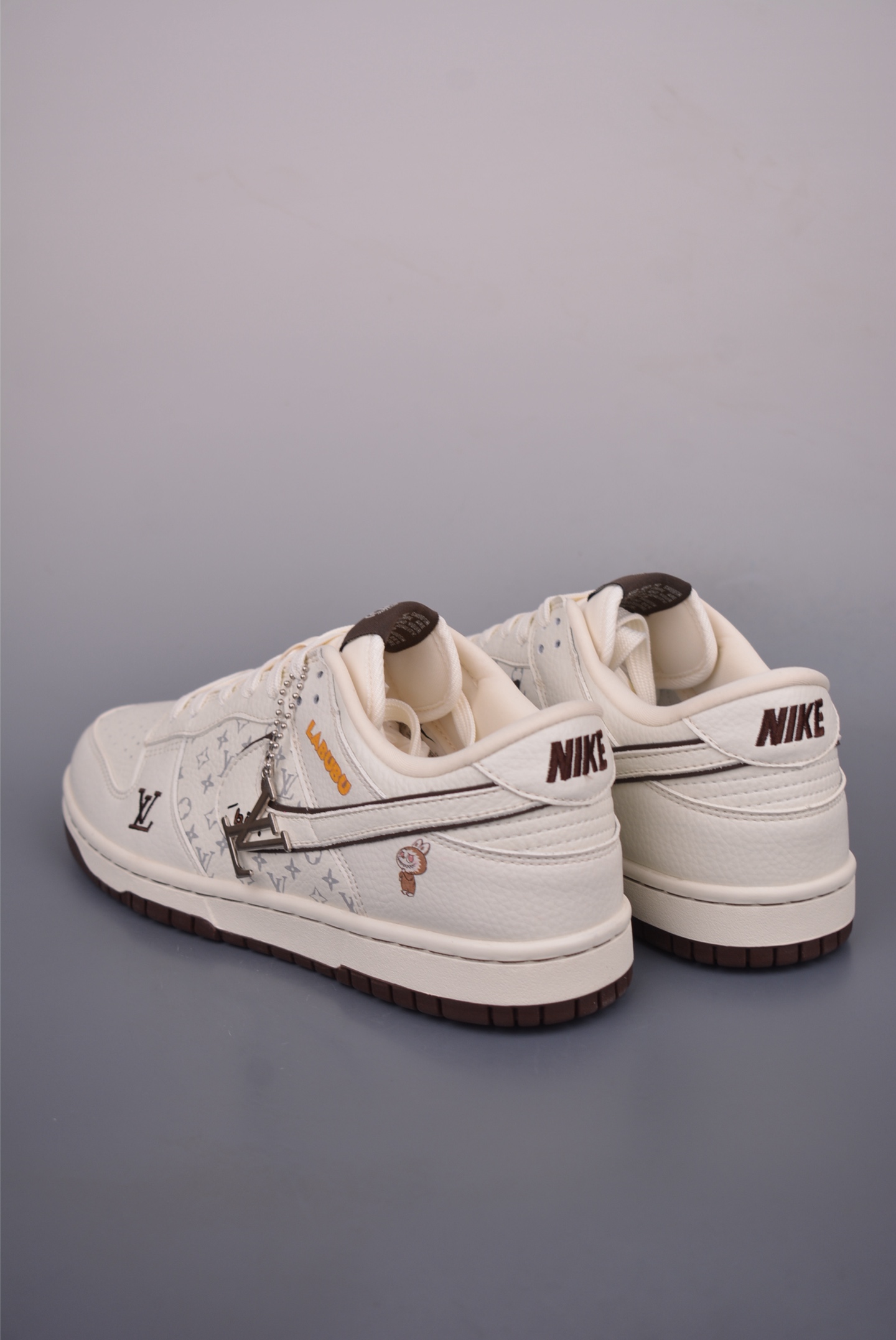 Nike SB Dunk Low Louis Vuitton Collab Premium Leather Sneakers 2 i1753562937418 4740 0 1