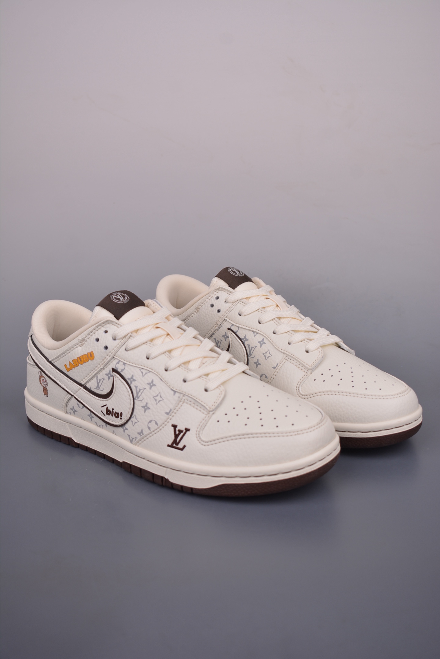 Nike SB Dunk Low Louis Vuitton Collab Premium Leather Sneakers 1 i1753562938909 5712 0 0