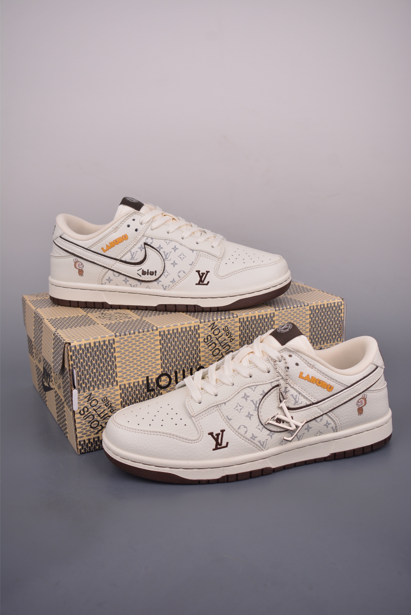 Nike SB Dunk Low Louis Vuitton Collab Premium Leather Sneakers 5 i1753562938921 5940 0 4
