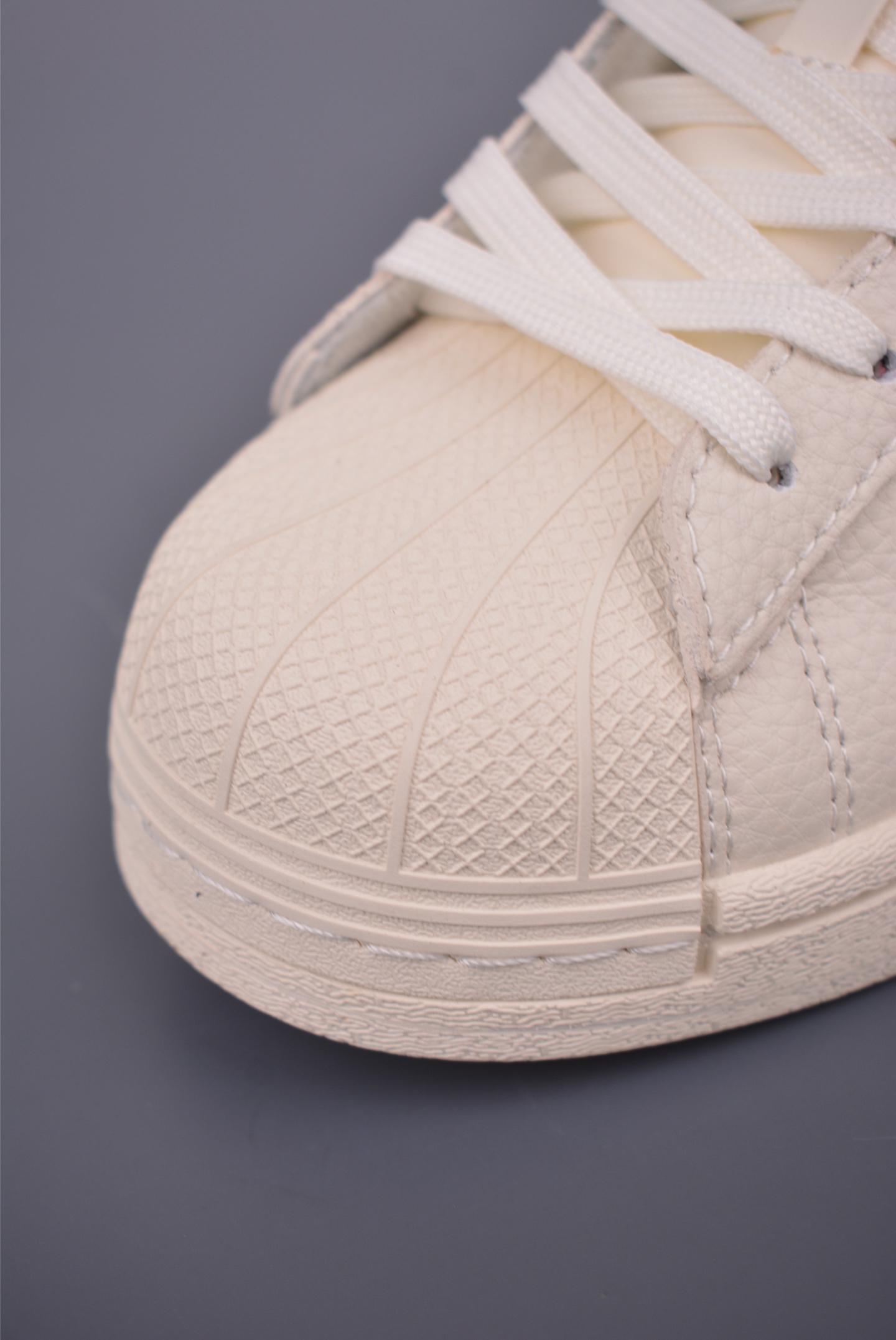 Adidas Originals Superstar 2025 - Classic Shell Toe Shoes with Floral Accents 6 i1753568007126 2543 0 5