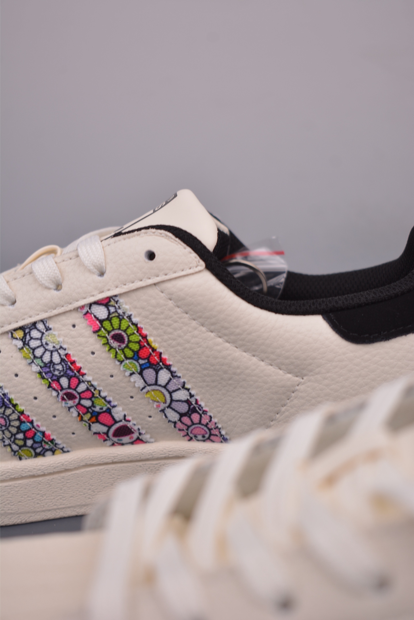 Adidas Originals Superstar 2025 - Classic Shell Toe Shoes with Floral Accents 8 i1753568007129 9034 0 7
