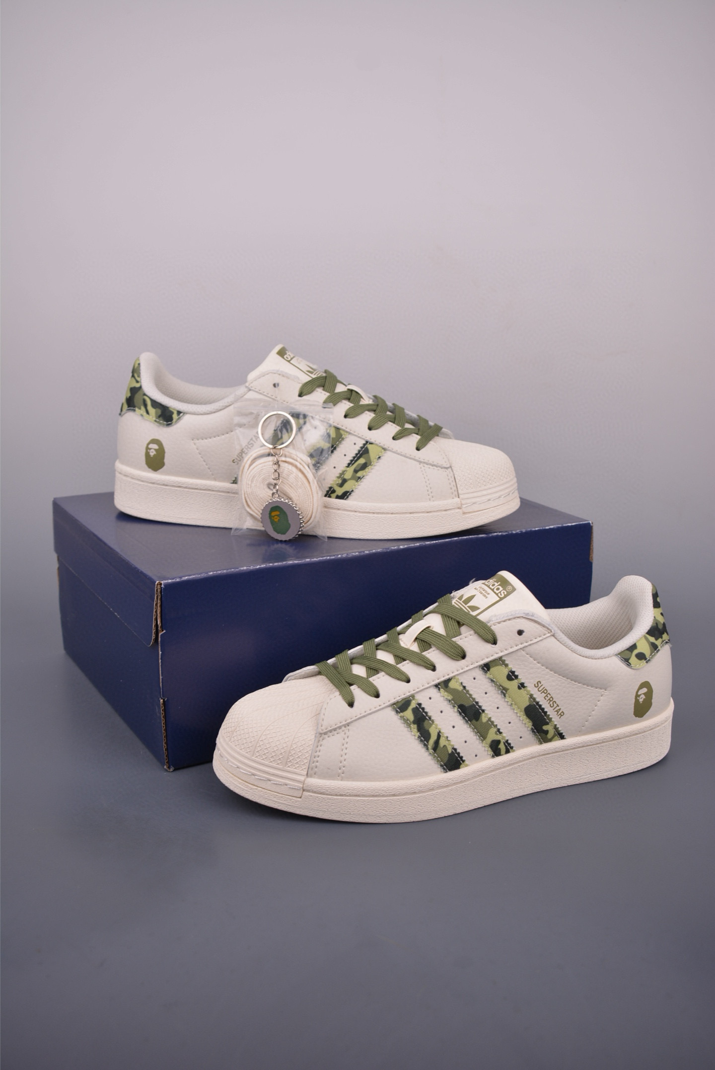 Adidas Originals Superstar 2025 White Leather Sneakers with Flower Accents 4 i1753568029581 8269 0 3