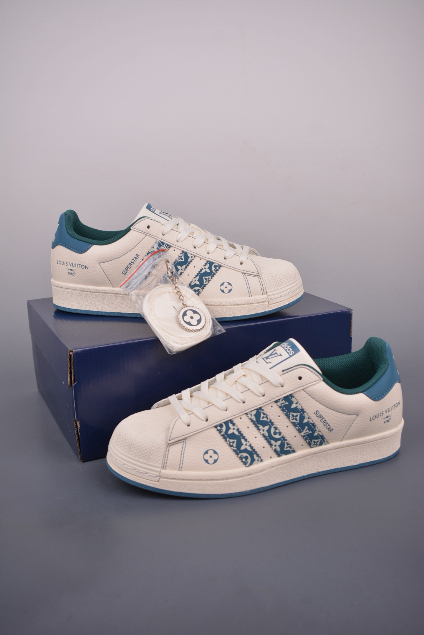 Adidas Originals Superstar 2025 White Leather Sneakers with Flower Accents 9 i1753568030457 5782 0 8