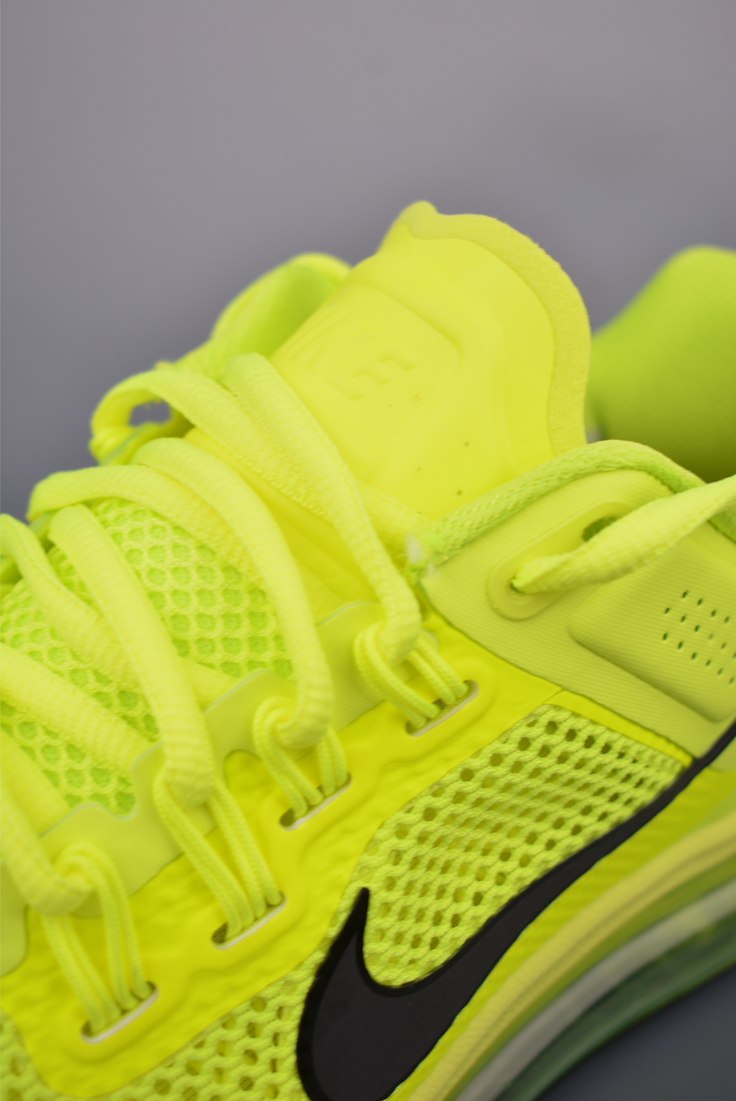 NIKE Air Max 2013 耐克复古透气网布 全掌气垫 缓震跑步鞋 HF3660-700