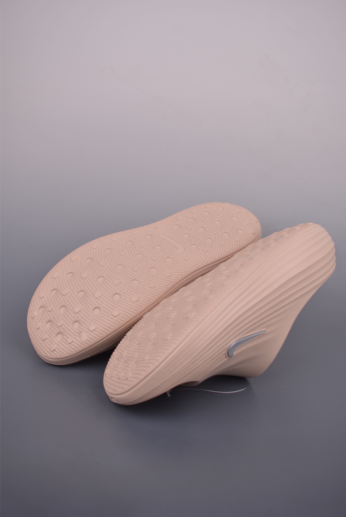 Nike ReactX Rejuven8 Slides: Summer Ready Comfort and Style for Everyday Wear 3 i1753654010968 6811 0 2