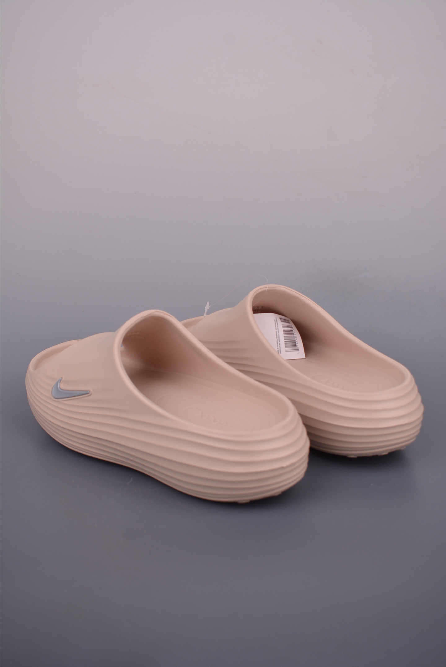 Nike ReactX Rejuven8 Slides: Summer Ready Comfort and Style for Everyday Wear 2 i1753654012570 315 0 1