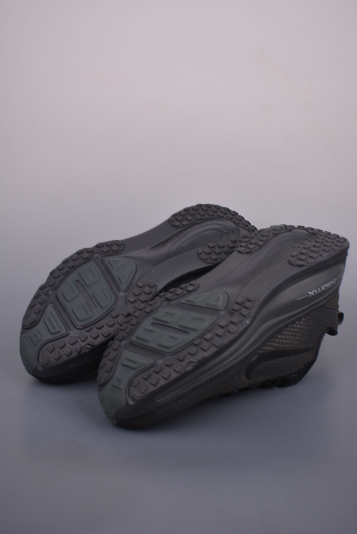 Nike Air Zoom Vomero 18: Advanced Tech Running Shoes - Ultimate Cushioning 3 i1753654062568 3555 0 2