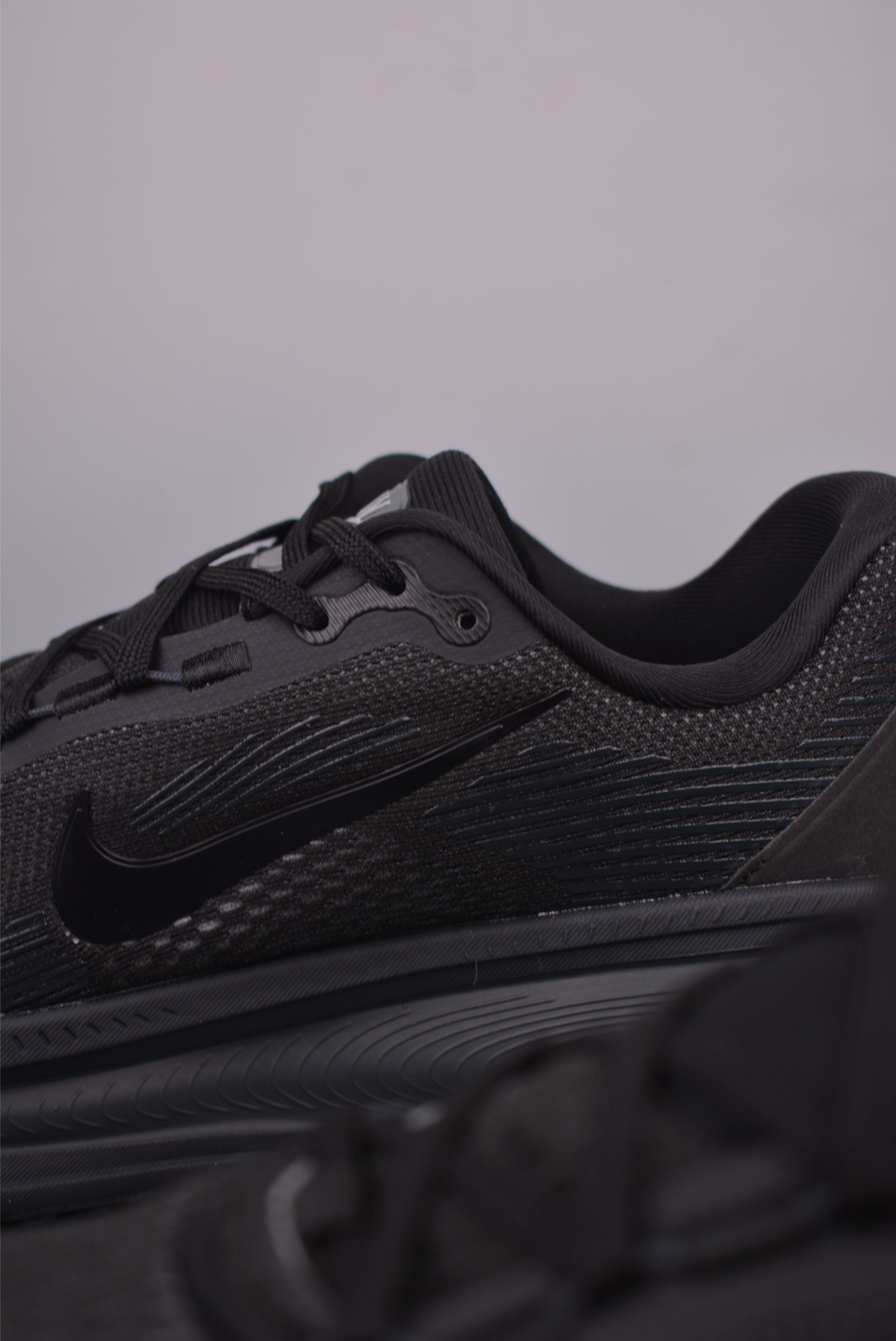 Nike Air Zoom Vomero 18: Advanced Tech Running Shoes - Ultimate Cushioning 8 i1753654062597 6868 0 7