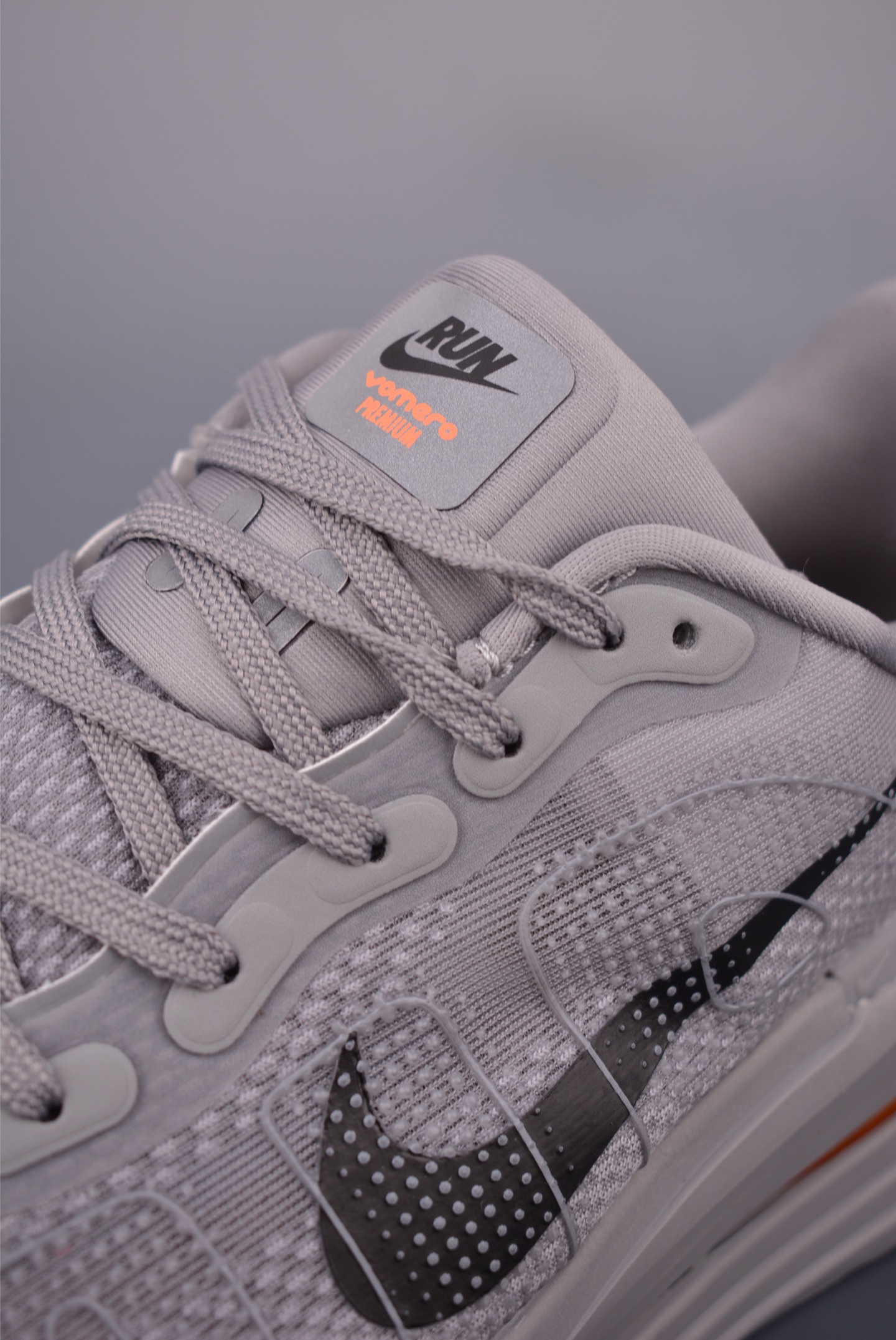 Nike Vomero 40th Anniversary Air Cushion Running Shoes - Comfort & Style 7 i1753654893718 8235 0 6