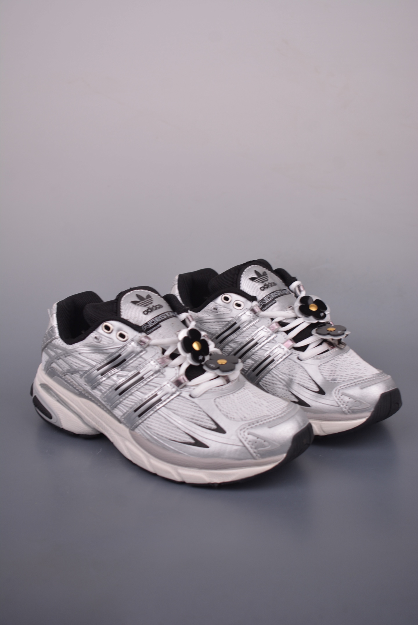 Unheardof x Adidas Originals Adistar Cushion 3 Silver Running Shoes 2 i1753654943192 6289 0 0