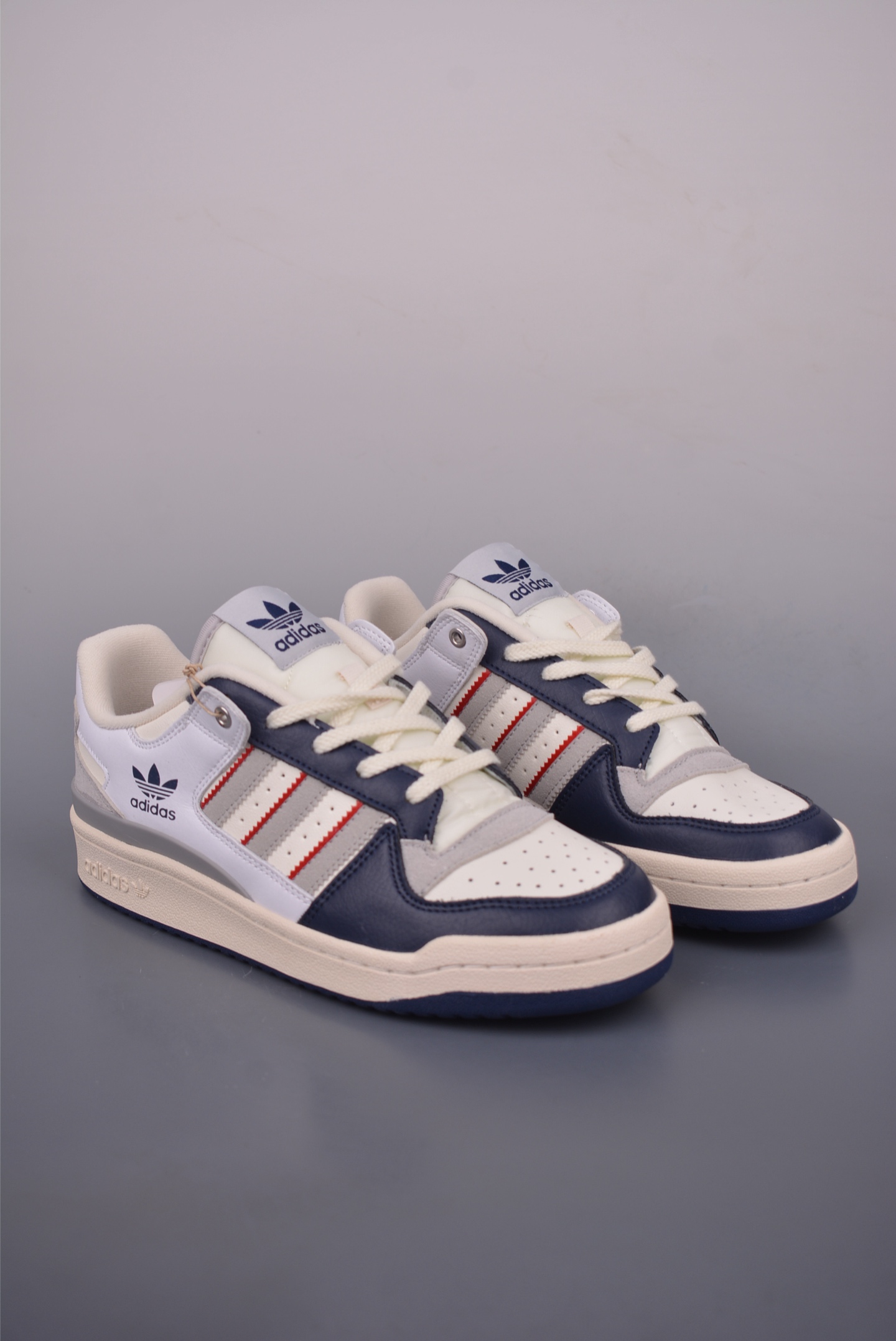 Adidas Forum Low CL: Classic Retro Basketball Shoes for Men and Women 2 i1753657583256 31 0 0