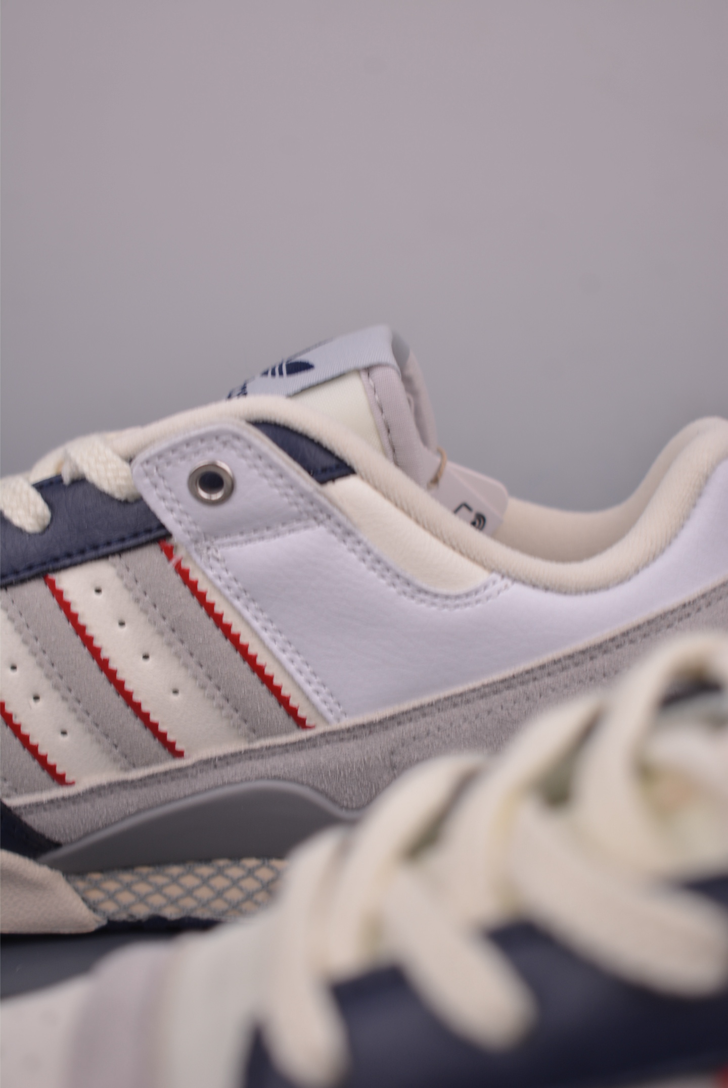 Adidas Forum Low CL: Classic Retro Basketball Shoes for Men and Women 9 i1753657583284 7844 0 7