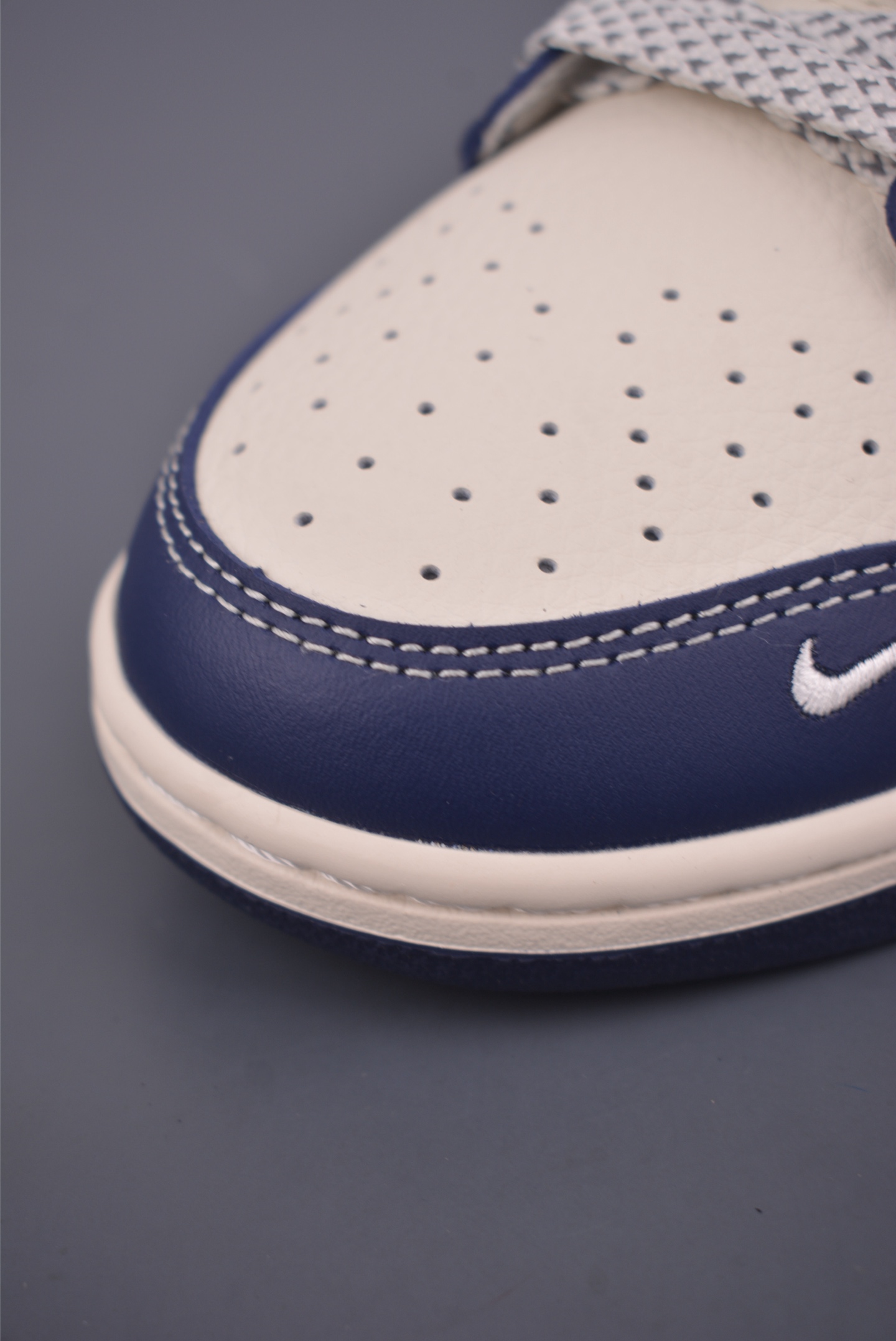 Nike SB Dunk Low England Edition: Premium Comfort & Style, Available Now! 7 i1753657773900 9348 0 5