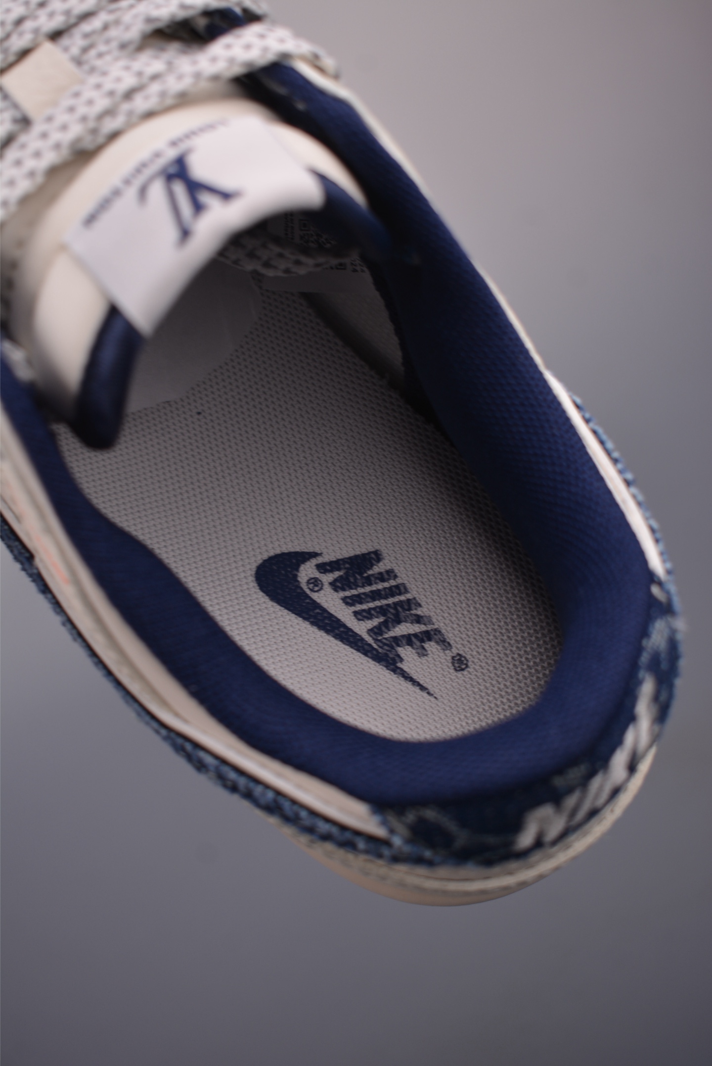 Nike SB Dunk Low Louis Vuitton Collab Sneakers - Premium Quality, Stylish Design 10 i1753657945206 8277 0 8