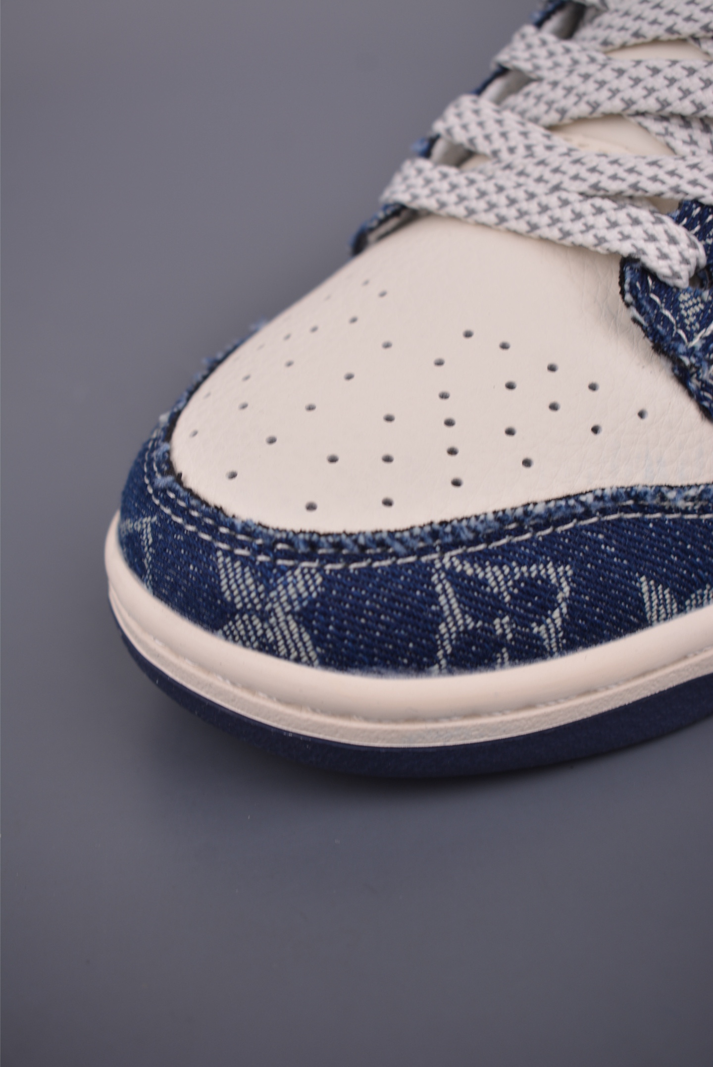 Nike SB Dunk Low Louis Vuitton Collab Sneakers - Premium Quality, Stylish Design 7 i1753657945244 9635 0 5
