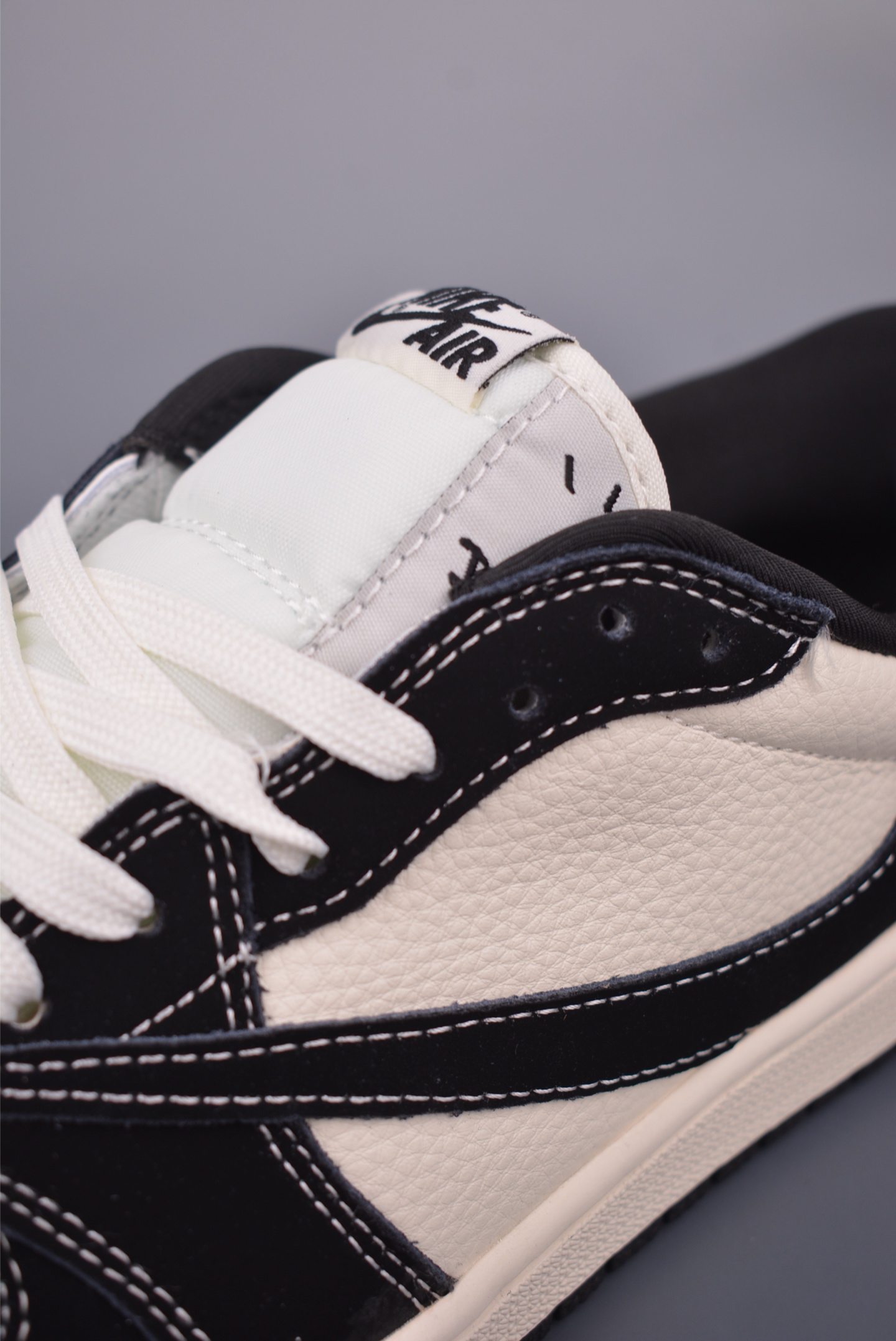 260 Fragment x Travis Scott x 蝙蝠侠 Air Jordan 1 Low 三方联名倒钩 XB1979-008
