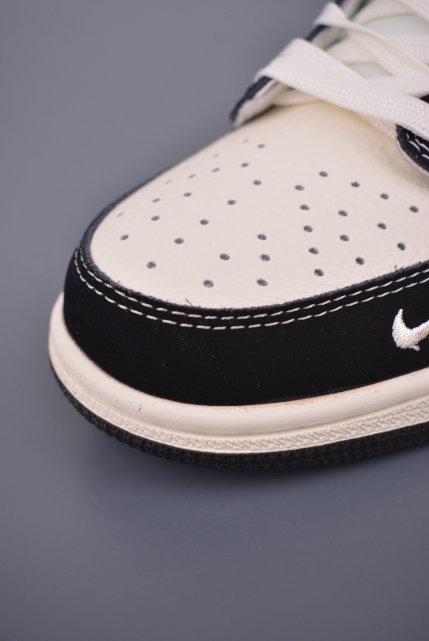 260 Fragment x Travis Scott x 蝙蝠侠 Air Jordan 1 Low 三方联名倒钩 XB1979-008