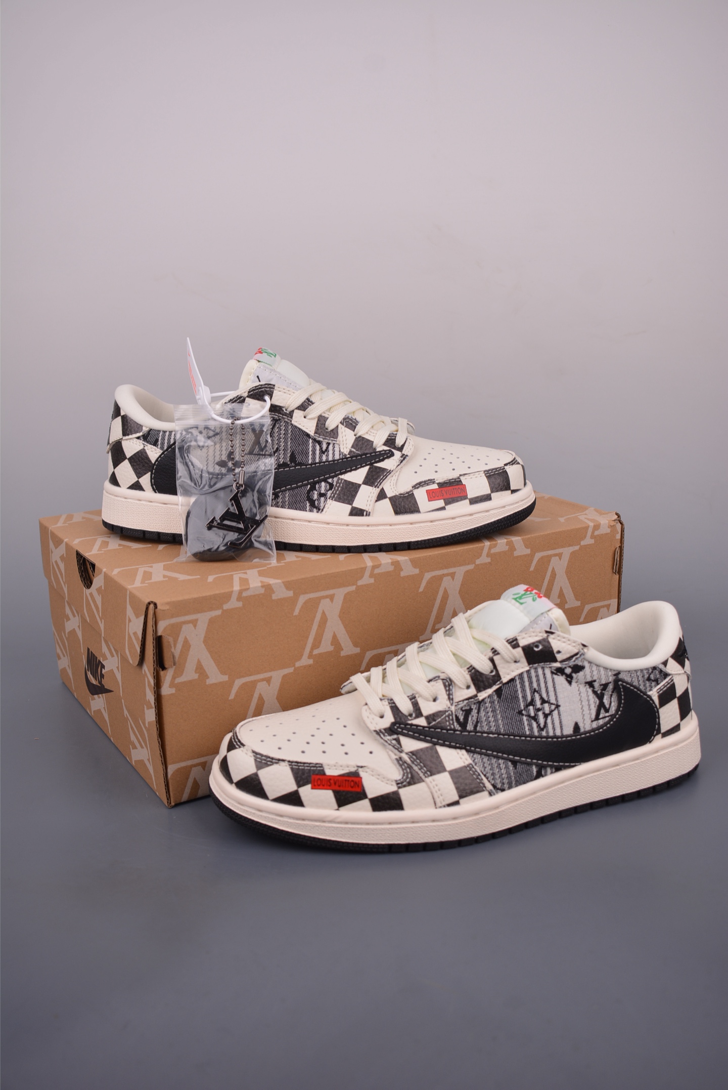 Fragment x Travis Scott x Louis Vuitton Air Jordan 1 Low Triple Collaboration 6 i1753659622594 531 0 4