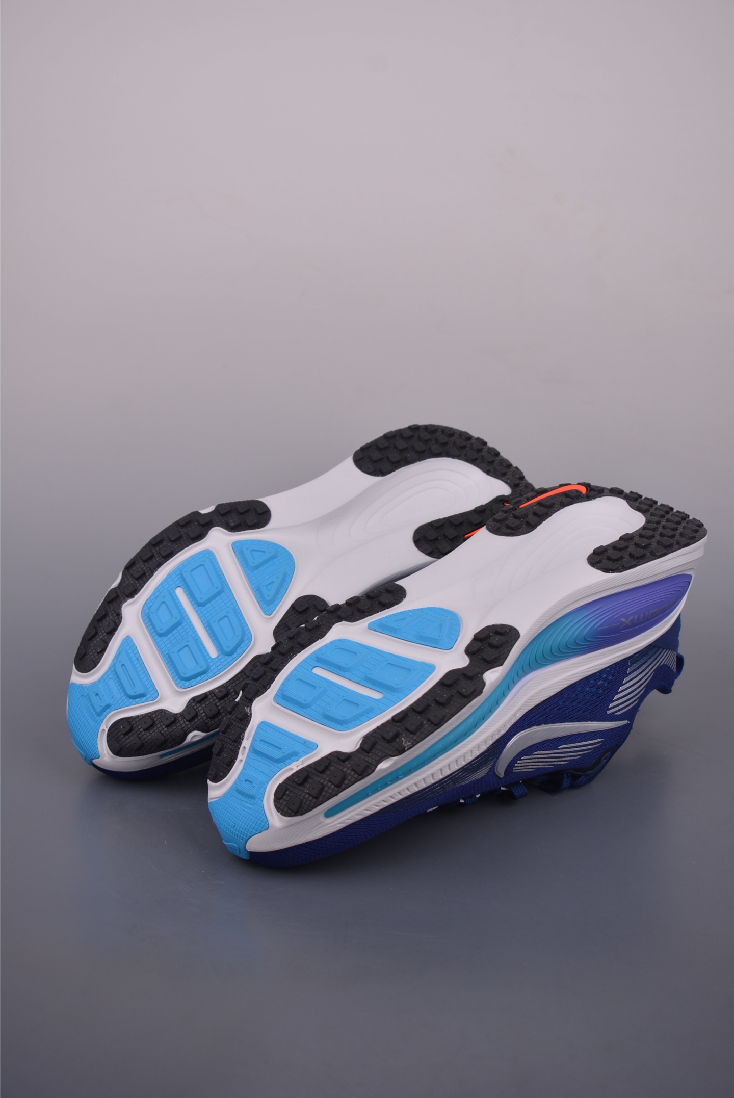 Nike Air Zoom Vomero 18 Running Shoes - Advanced Tech, Superior Comfort 4 i1753737362098 455 0 2