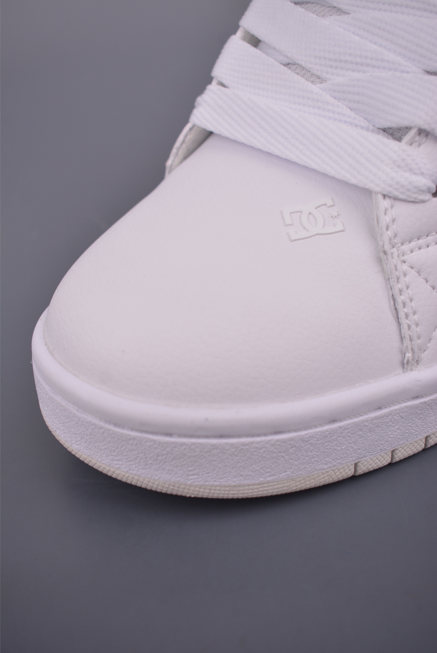 DC Shoes Court Graffik Low-Top Sneakers - Durable, Stylish, and Comfortable 7 i1753737488888 6438 0 5