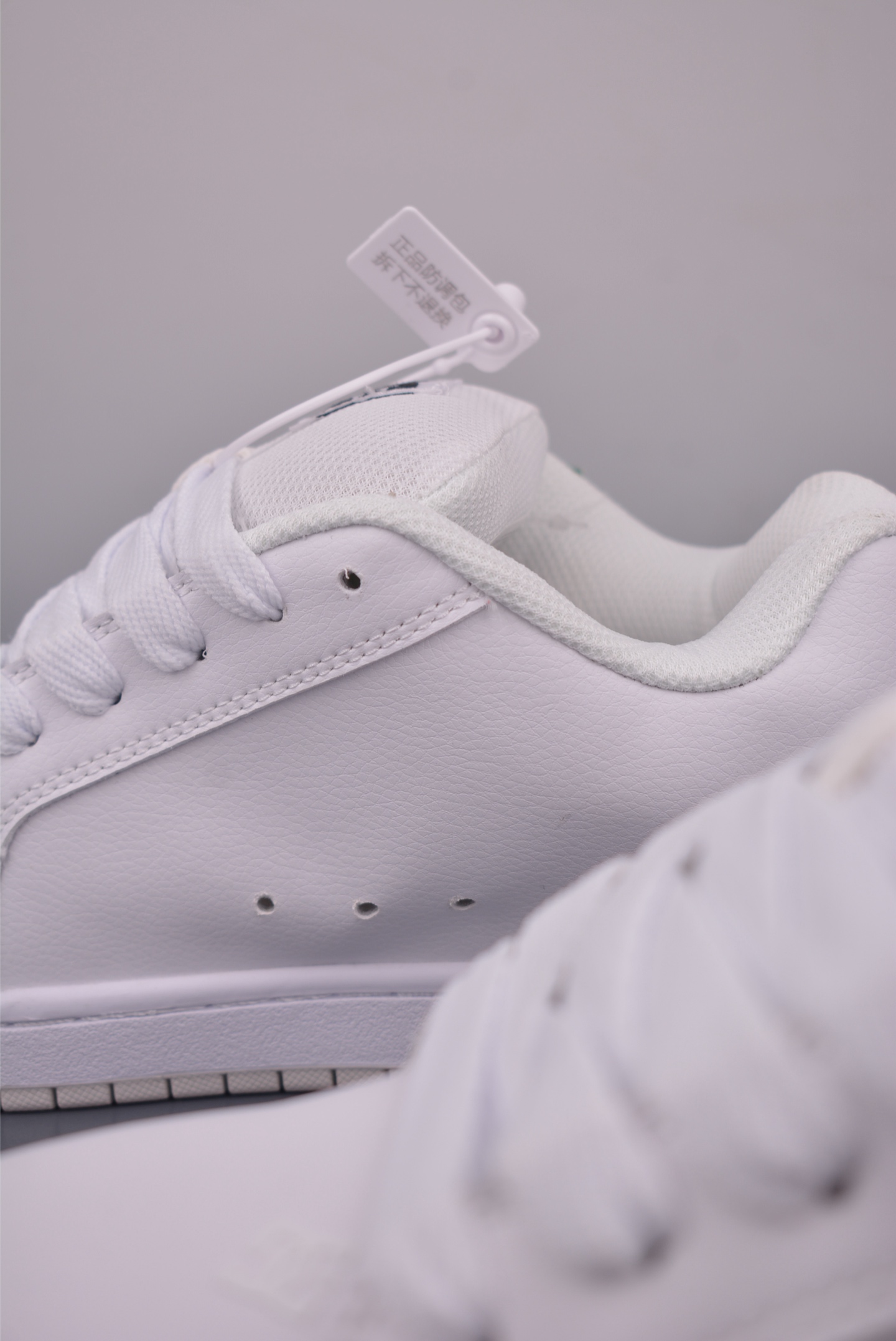 DC Shoes Court Graffik Low-Top Sneakers - Durable, Stylish, and Comfortable 9 i1753737489075 581 0 7