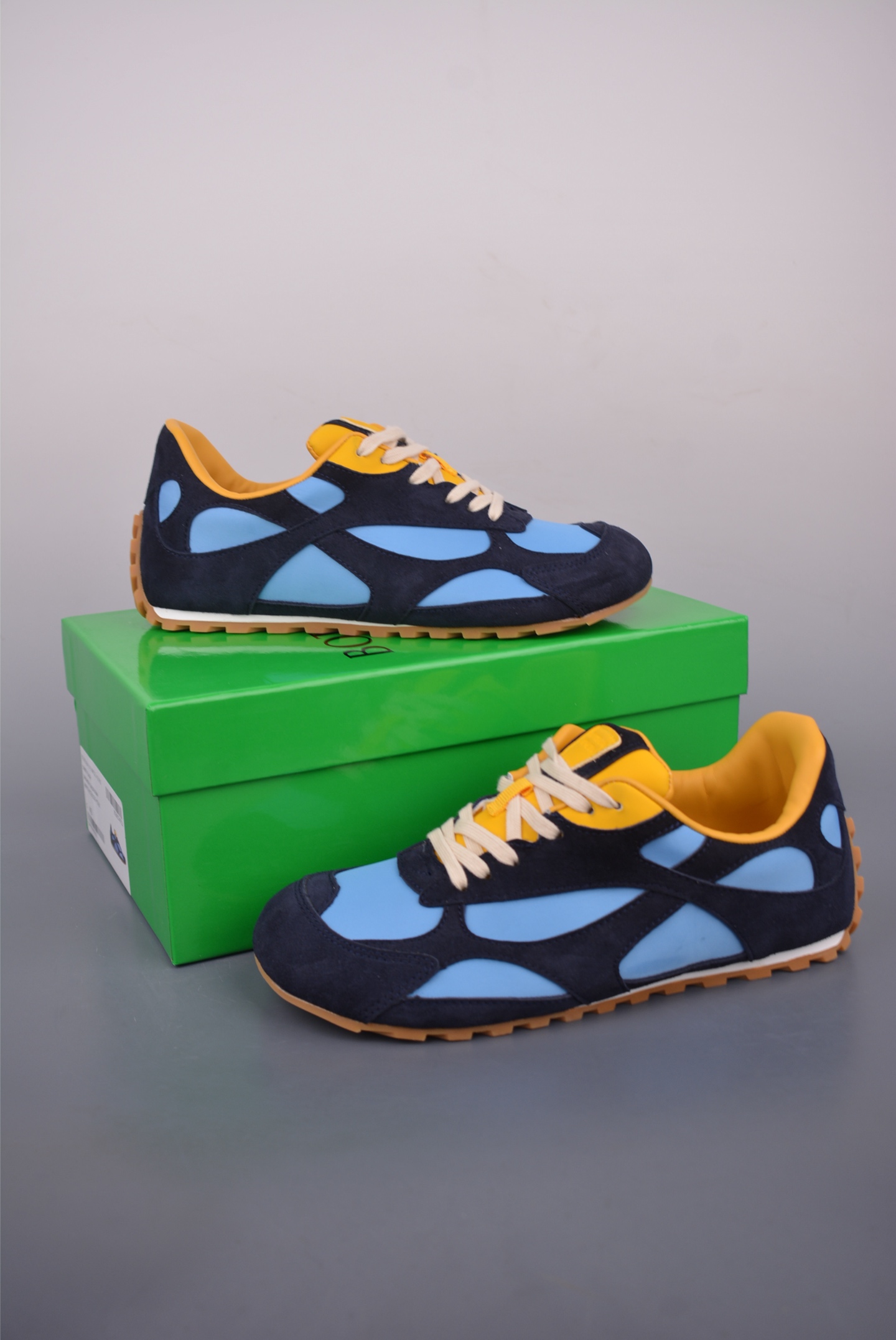 Bottega Veneta Orbit Flash Lace-Up Sneakers Round Toe Low Top Blue 6 i1753739047688 1572 0 4