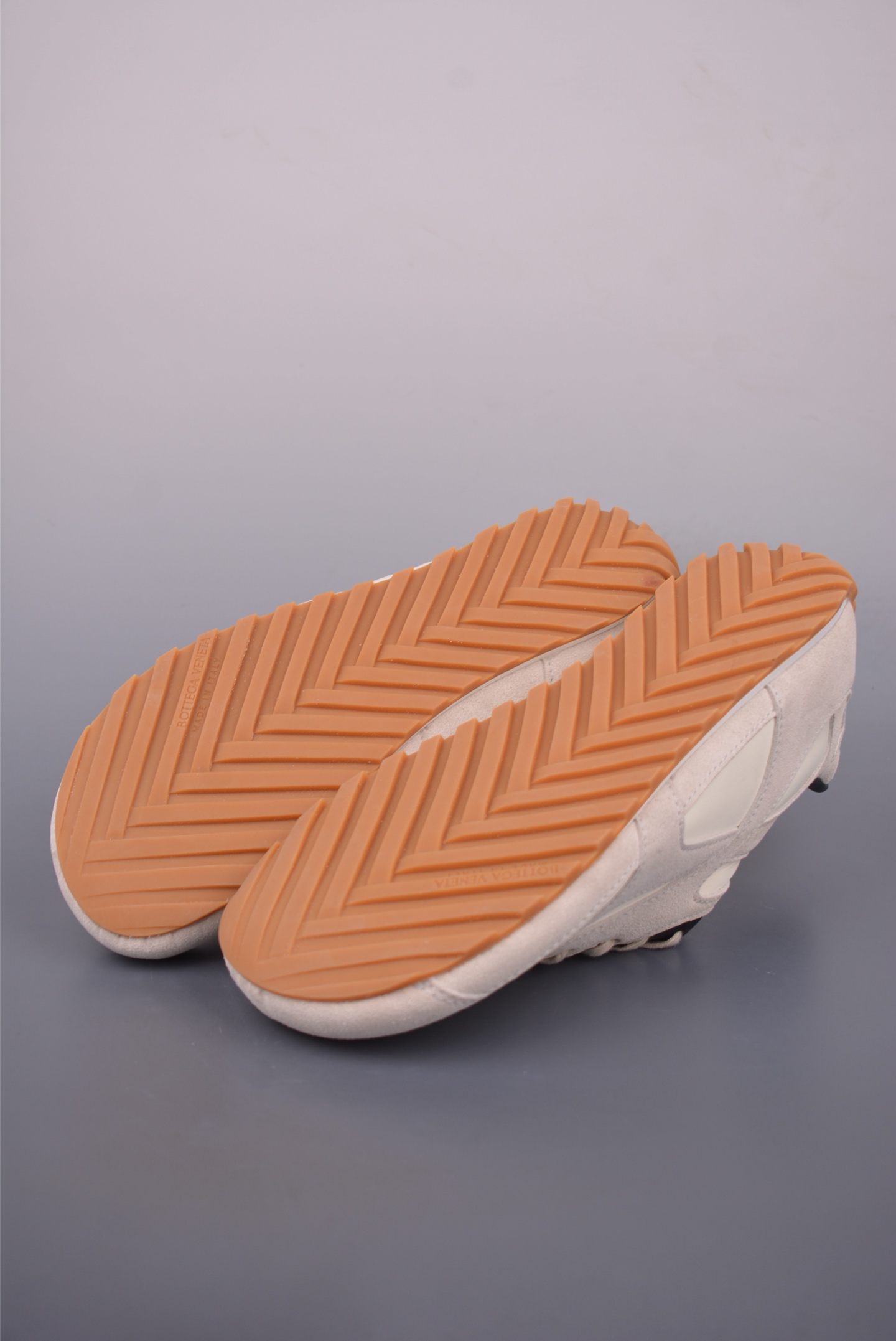 Bottega Veneta Orbit Flash Lace-Up Sneakers in Lambskin Leather - Round Toe 4 i1753739065769 9164 0 2