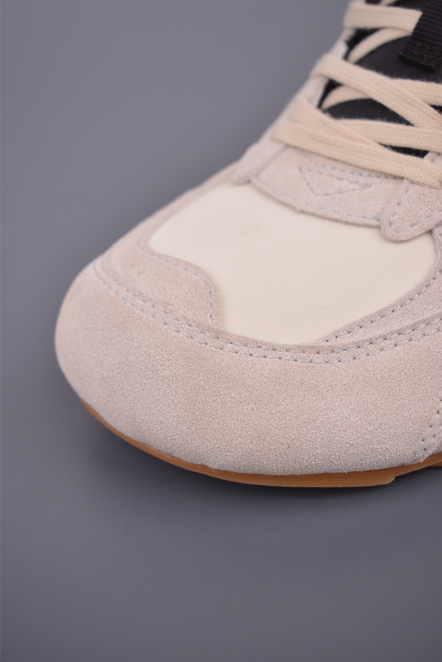 Bottega Veneta Orbit Flash Lace-Up Sneakers in Lambskin Leather - Round Toe 7 i1753739065782 7395 0 5