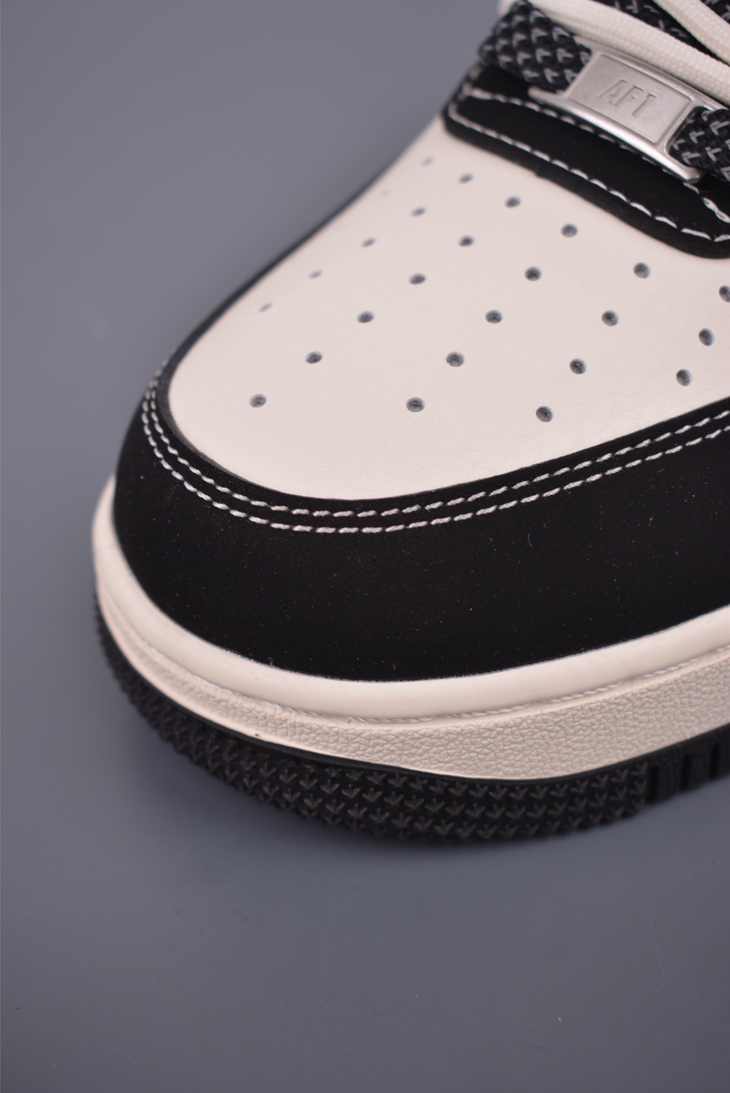 Nike Air Force 1 Low Stussy Collab Black and White Sneakers 6 i1753743451776 8462 0 5