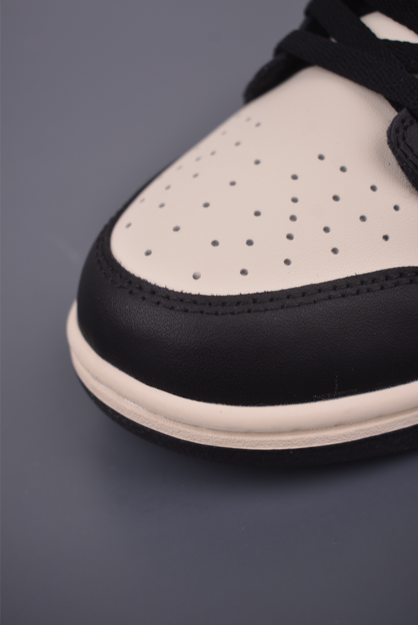 Nike SB Dunk Low Black White Blue, Premium Materials, Excellent Comfort 7 i1753819222791 8793 0 5