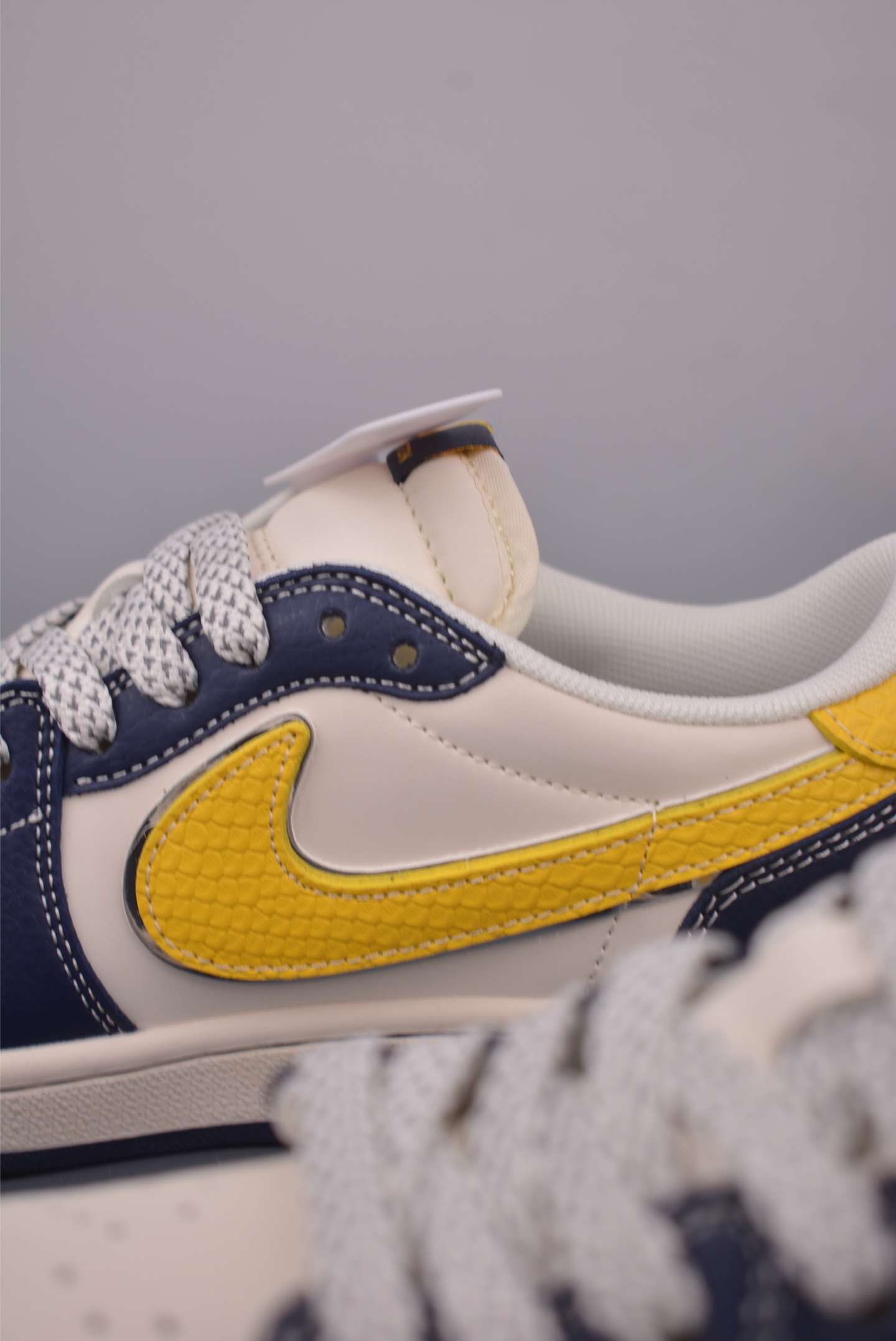 Fragment Travis Scott Louis Vuitton Air Jordan 1 Low - Limited Edition 8 i1753821254950 3858 0 7