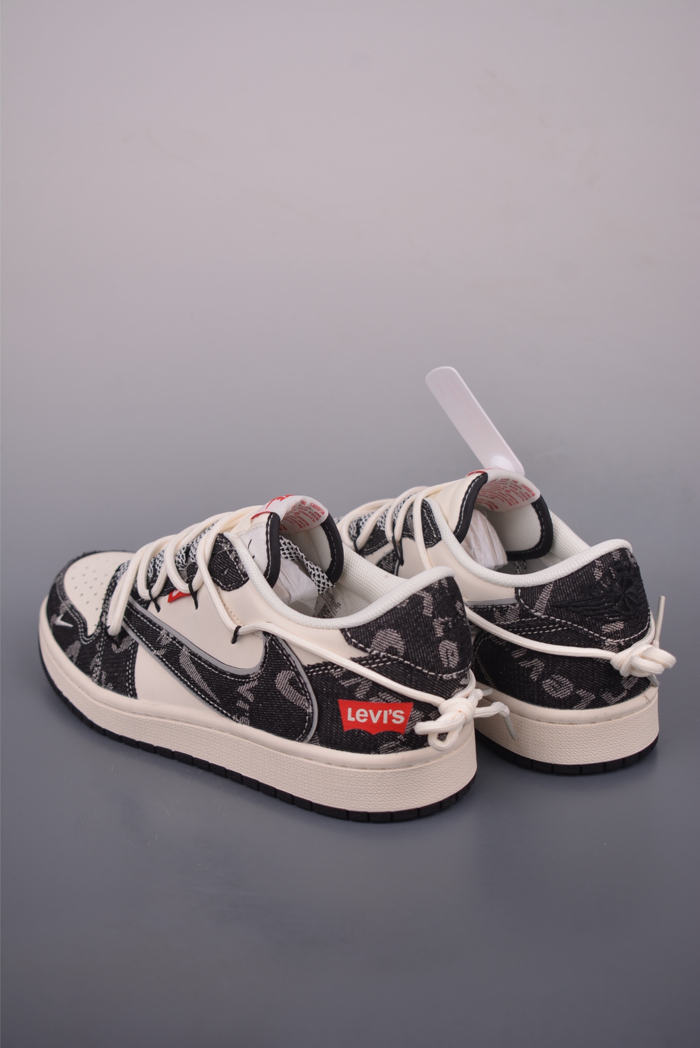 Fragment Travis Scott Louis Vuitton Air Jordan 1 Low White Black 3 i1753822000035 4781 0 1