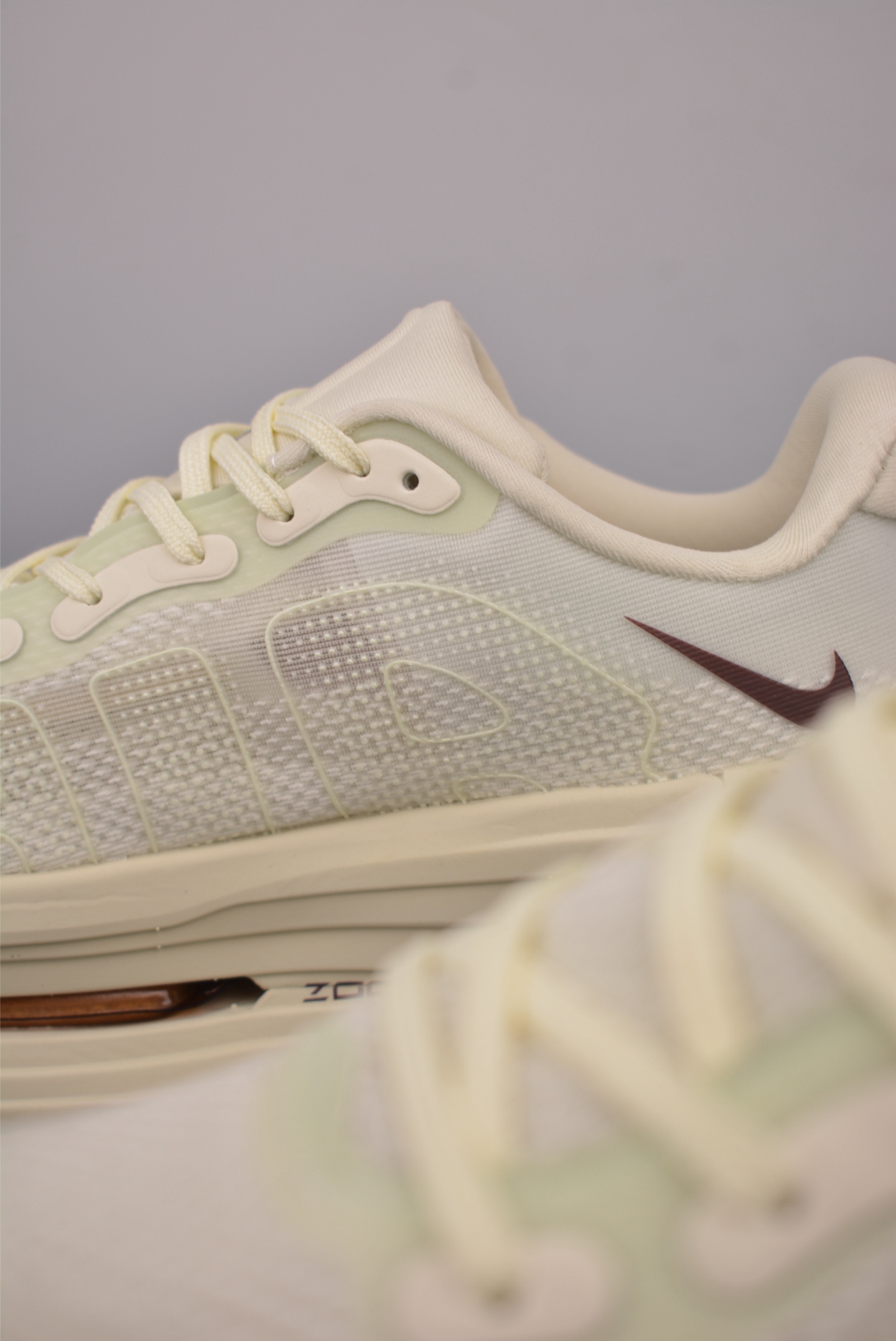 Nike Vomero premium Air气垫40周年 舒适百搭防滑耐磨 支撑缓震低帮 休闲跑步鞋 HQ2050-700