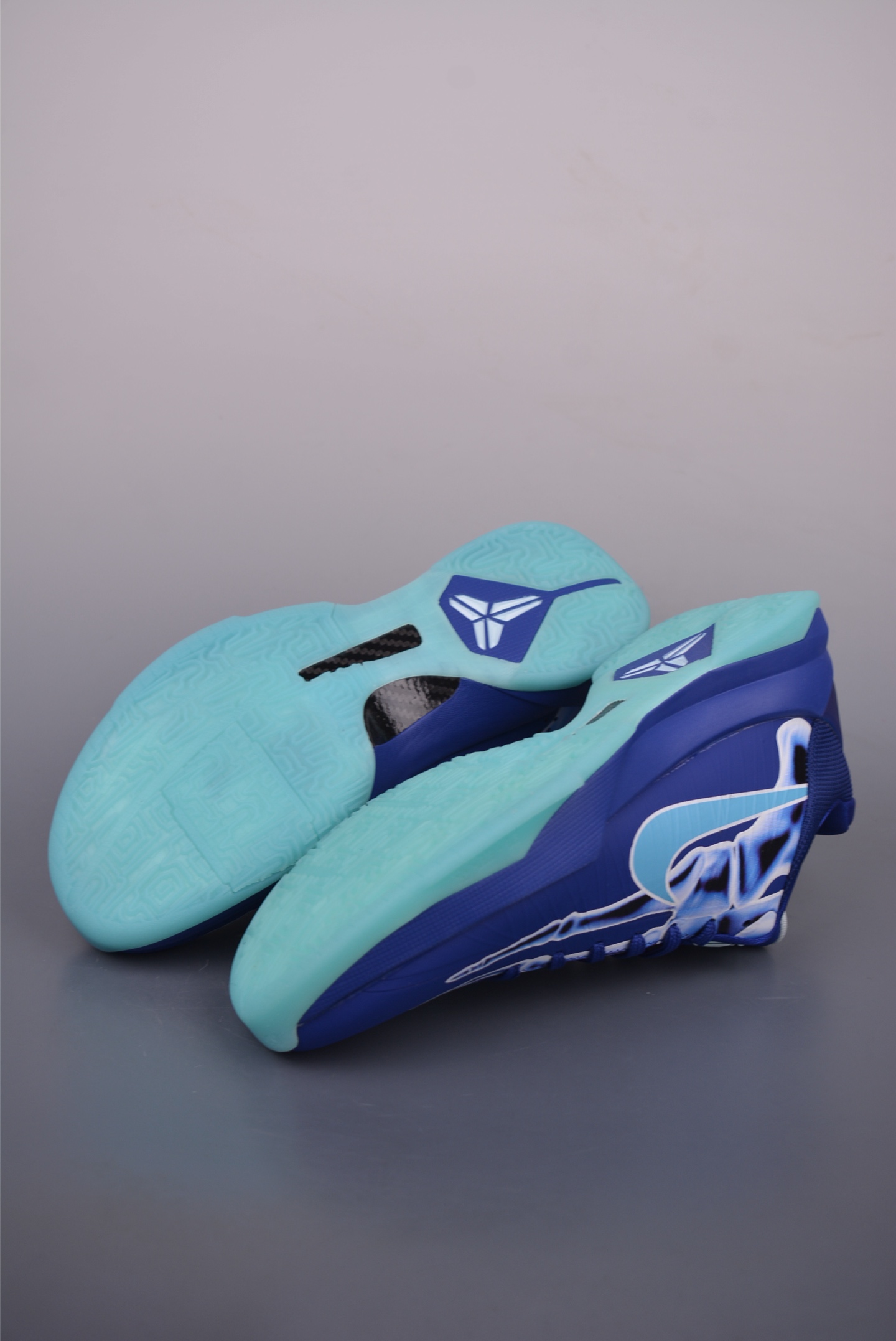 Nike Zoom Kobe 5 'X-Ray' Basketball Shoes - Premium Performance and Style 4 i1753912782573 620 0 2