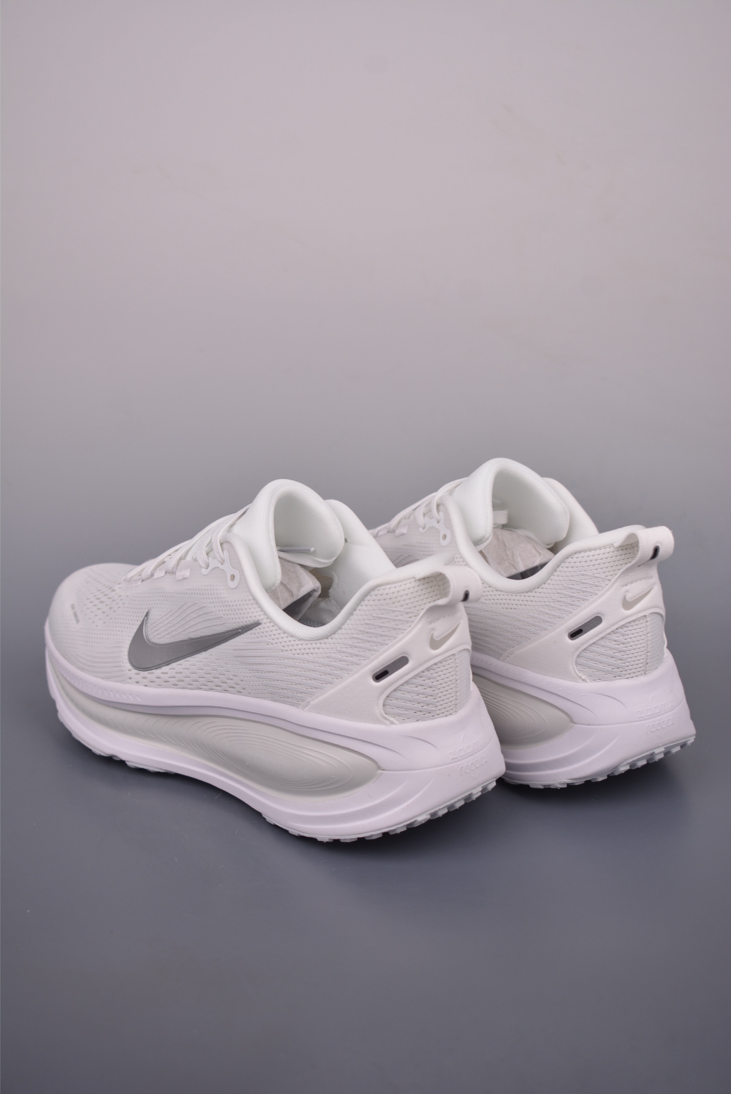 Nike Air Zoom Vomero 18 White Running Shoes - HM6803-1042722 Style & Comfort 2 i1753984498853 8399 0 1