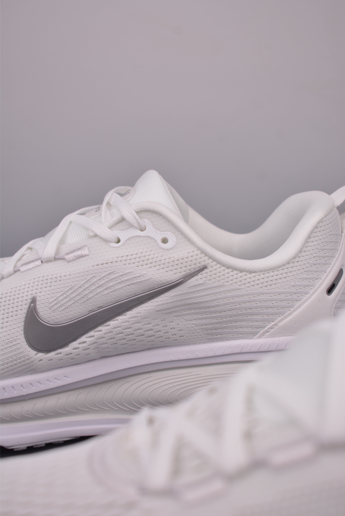Nike Air Zoom Vomero 18 White Running Shoes - HM6803-1042722 Style & Comfort 8 i1753984498872 9379 0 7