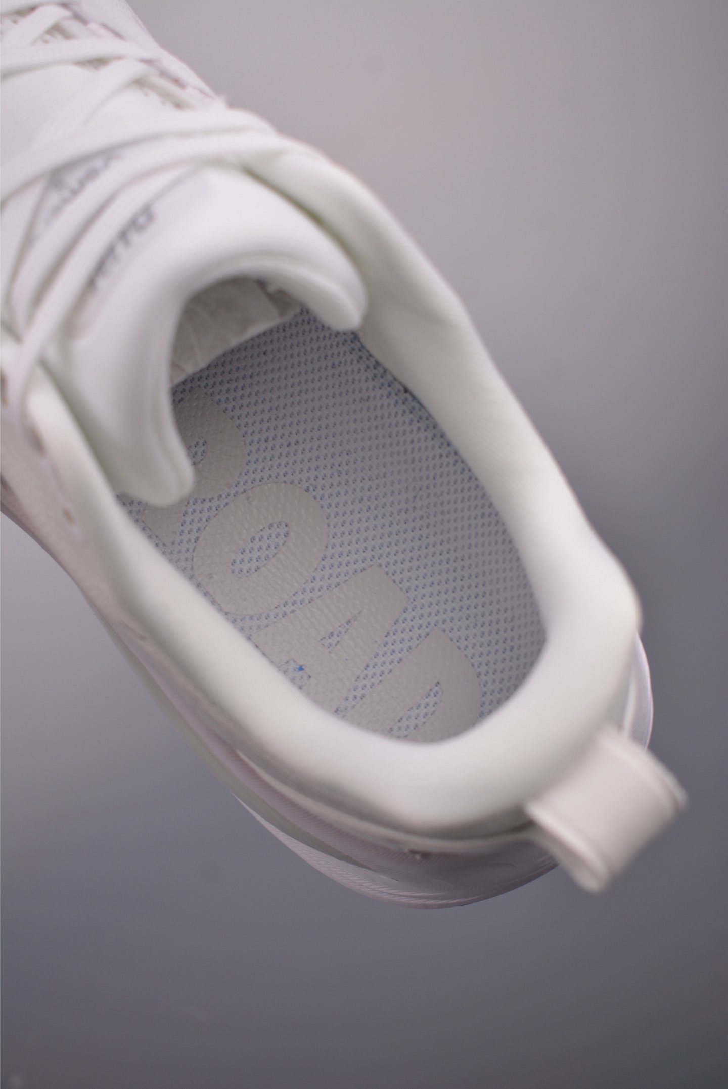 Nike Air Zoom Vomero 18 White Running Shoes - HM6803-1042722 Style & Comfort 9 i1753984502908 3915 0 8