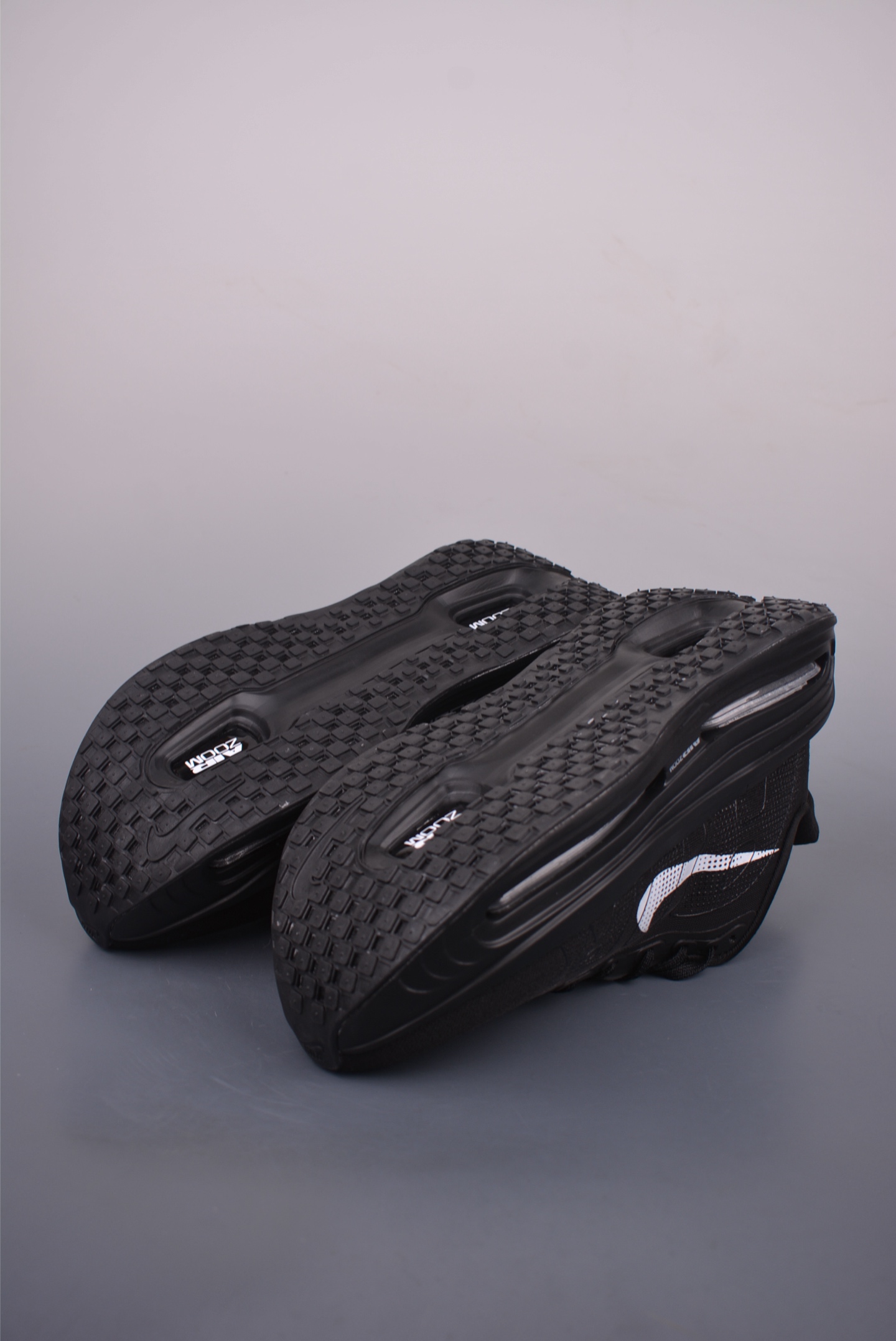 Nike Vomero Premium Air Cushion Running Shoes - Comfortable, Stylish, Durable 4 i1753984545896 418 0 2