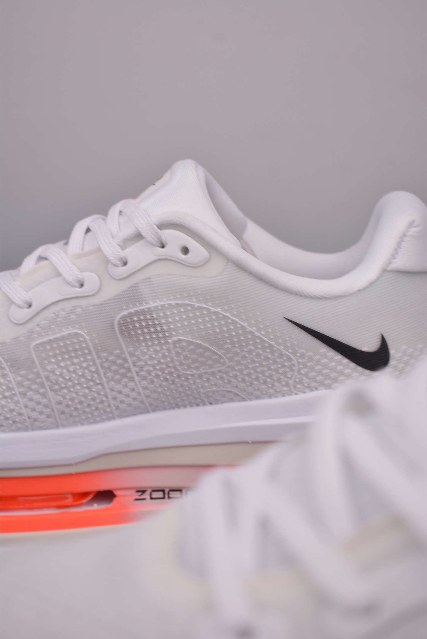 Nike Vomero Premium Air Cushion Running Shoes - Comfortable, Durable, and Stylish 8 i1754073433701 2095 0 7