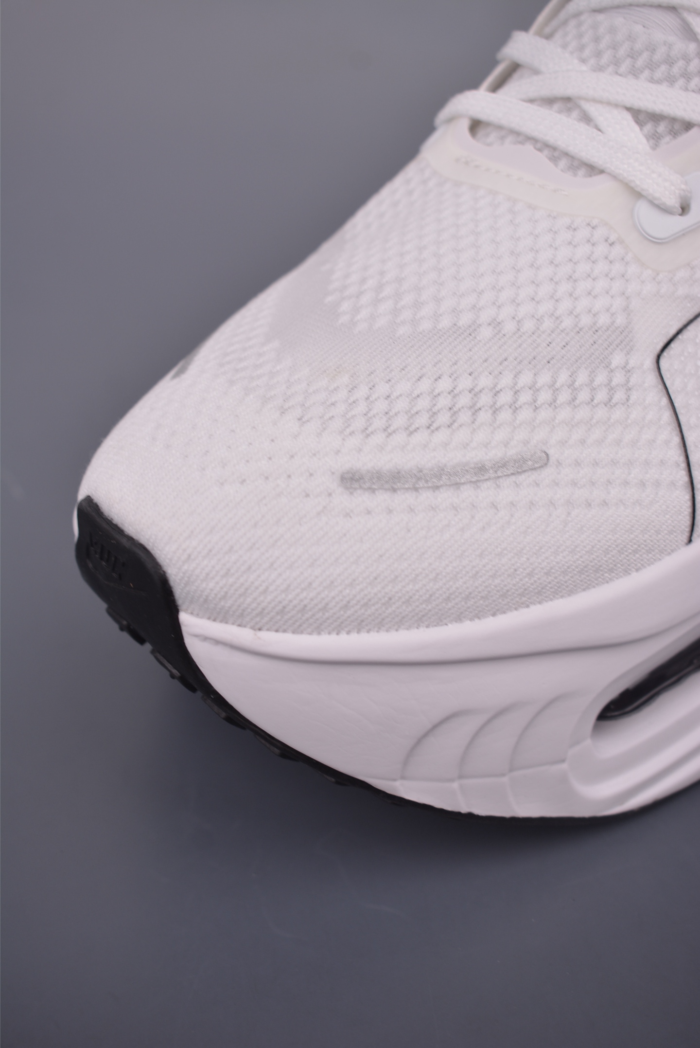 Nike Vomero Premium Air Cushion Running Shoes - Comfortable, Durable, and Stylish 7 i1754073451942 6742 0 5