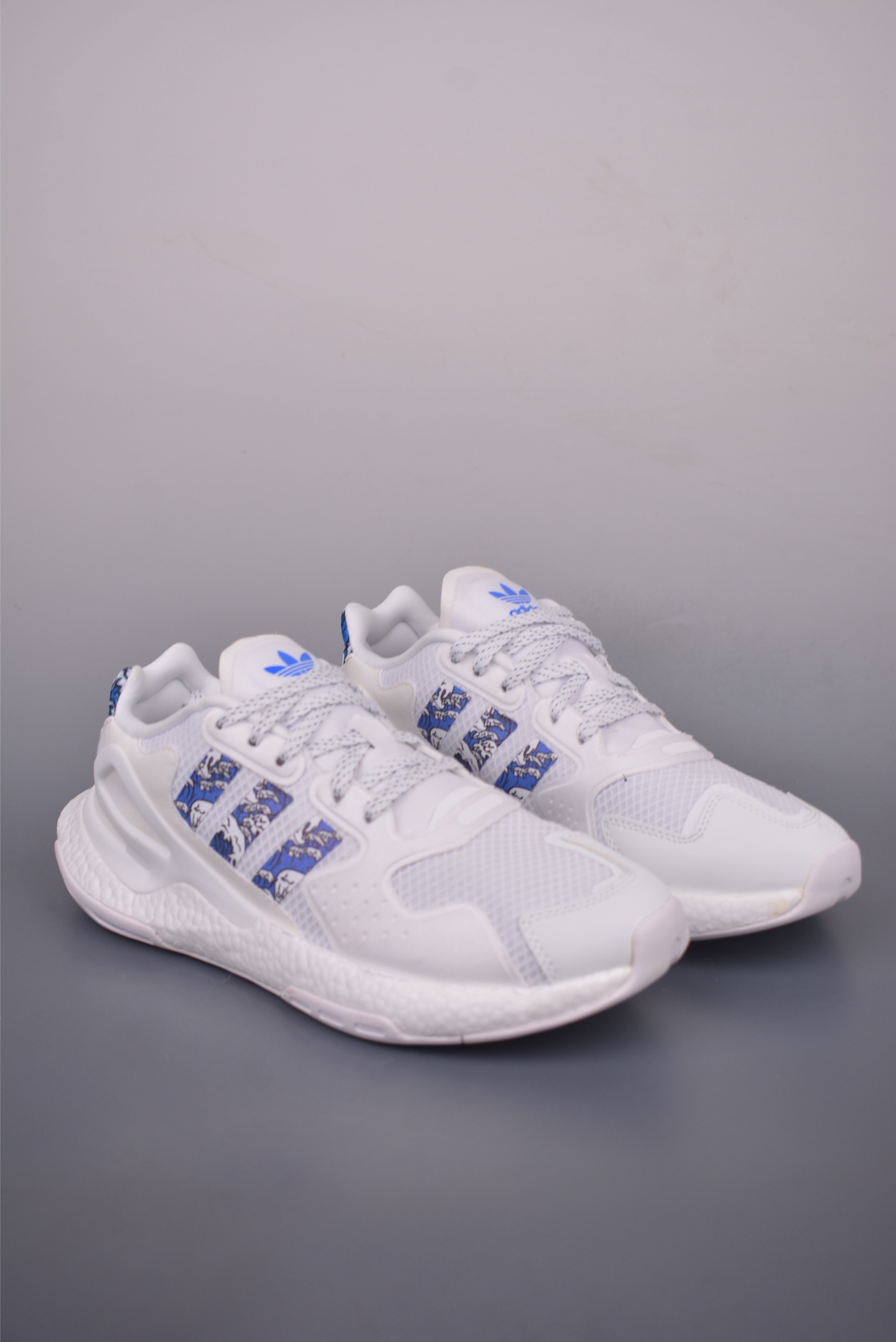Adidas Day Jogger 2.0: Full BOOST, Cushioned Comfort, Iconic Style - FY3026 2 i1754079868304 6380 0 0
