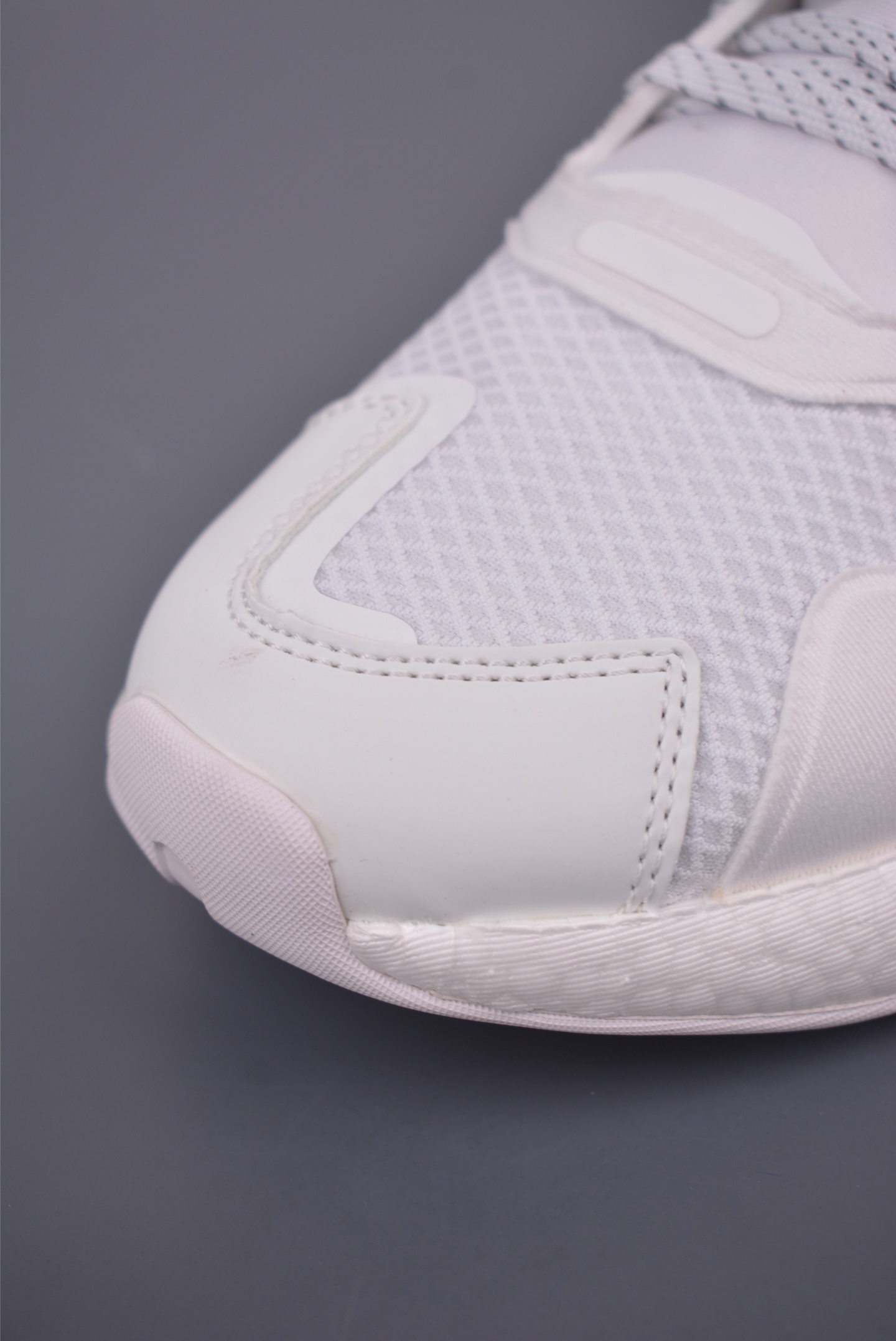 Adidas Day Jogger 2.0: Full BOOST, Cushioned Comfort, Iconic Style - FY3026 7 i1754079870402 1304 0 5