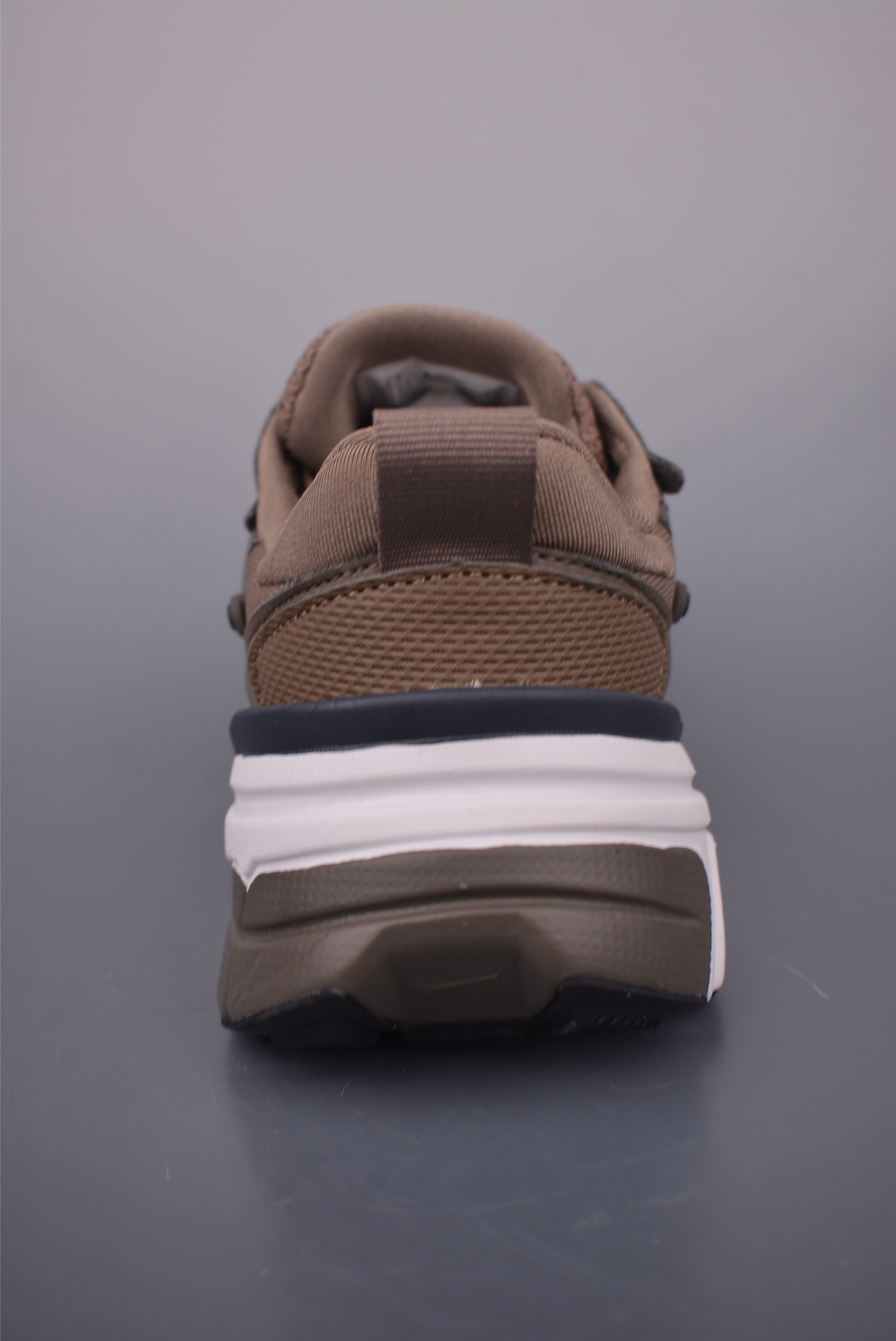 Nike V2K Runtekk Low-Top Running Shoes - Retro Style, Cushioned Comfort 5 i1754080566090 5056 0 3