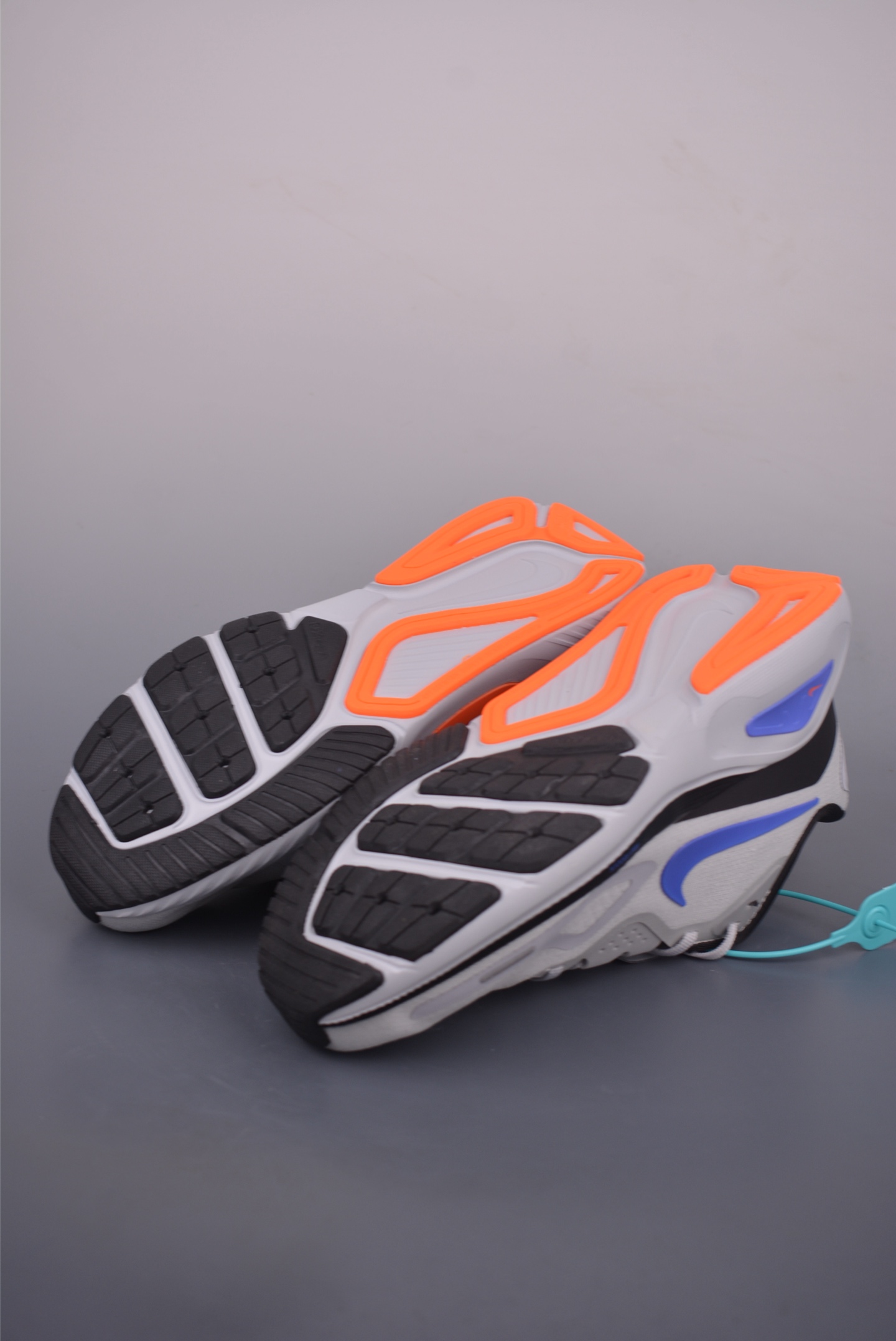 Nike Air Structure 26 Running Shoes with Zoom Cushioning Technology 4 i1754080623304 649 0 2