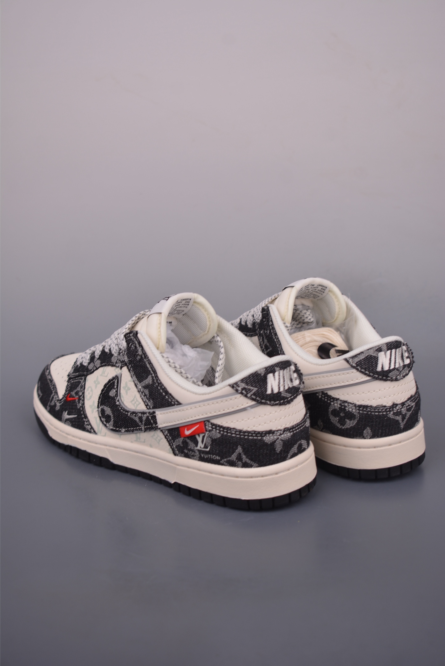 Nike SB Dunk Low Louis Vuitton Collab Premium Sneakers - Limited Edition 2 i1754081607429 8448 0 1