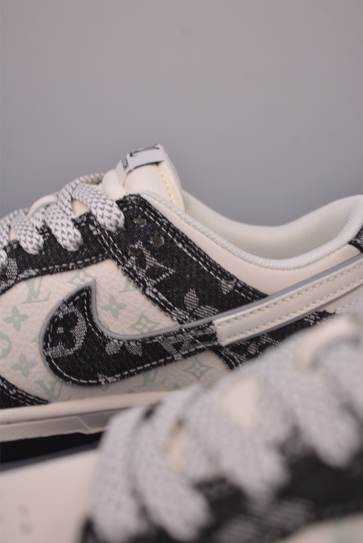 Nike SB Dunk Low Louis Vuitton Collab Premium Sneakers - Limited Edition 8 i1754081608997 4379 0 7