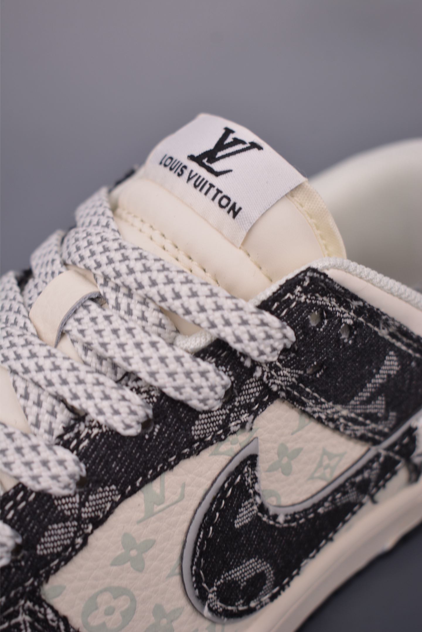Nike SB Dunk Low Louis Vuitton Collab Premium Sneakers - Limited Edition 7 i1754081609041 8413 0 6