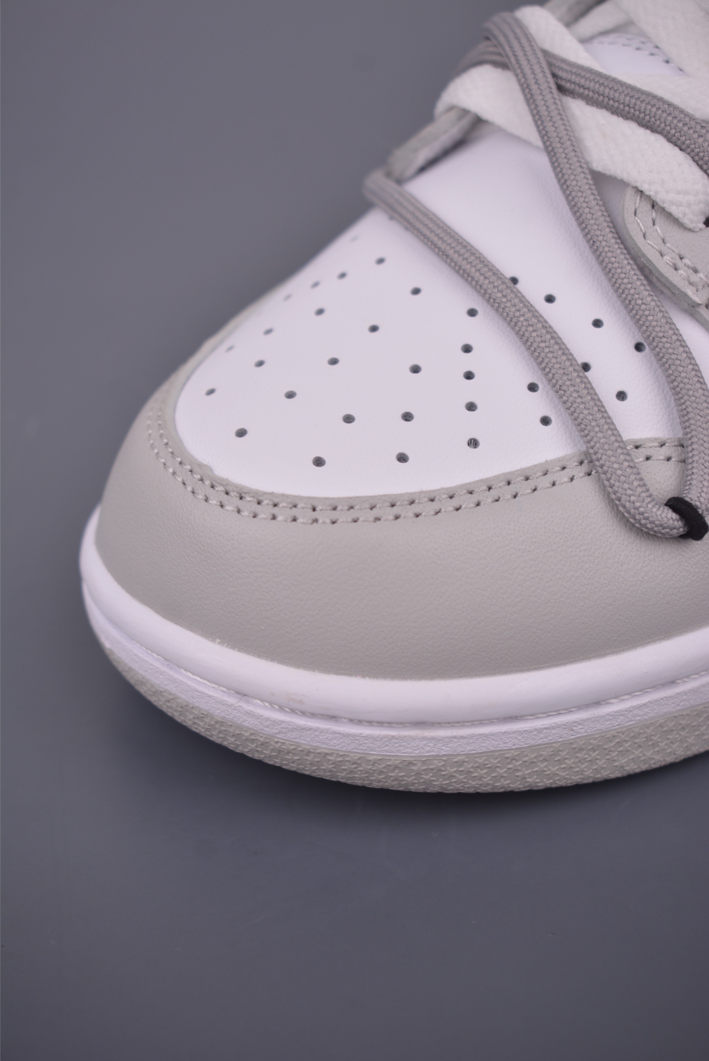 Nike SB Dunk Low Gray White Deconstructed Lace-Up Sneakers - Premium Quality 6 i1754081667364 9406 0 5