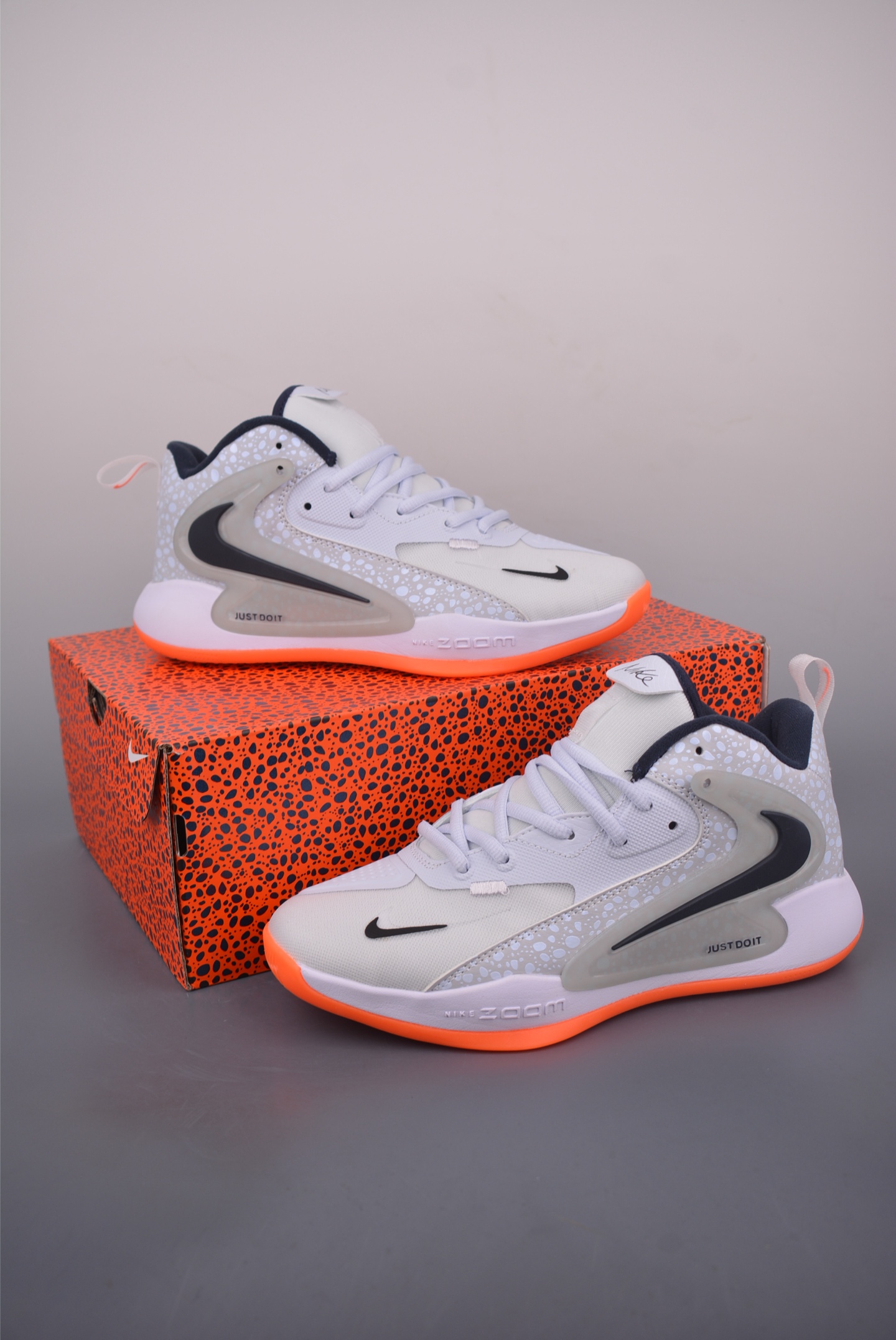 Nike React HyperSet 2 SE Lightweight Training Shoes - Indoor Court Performance 1 i1754082845927 9818 0 0