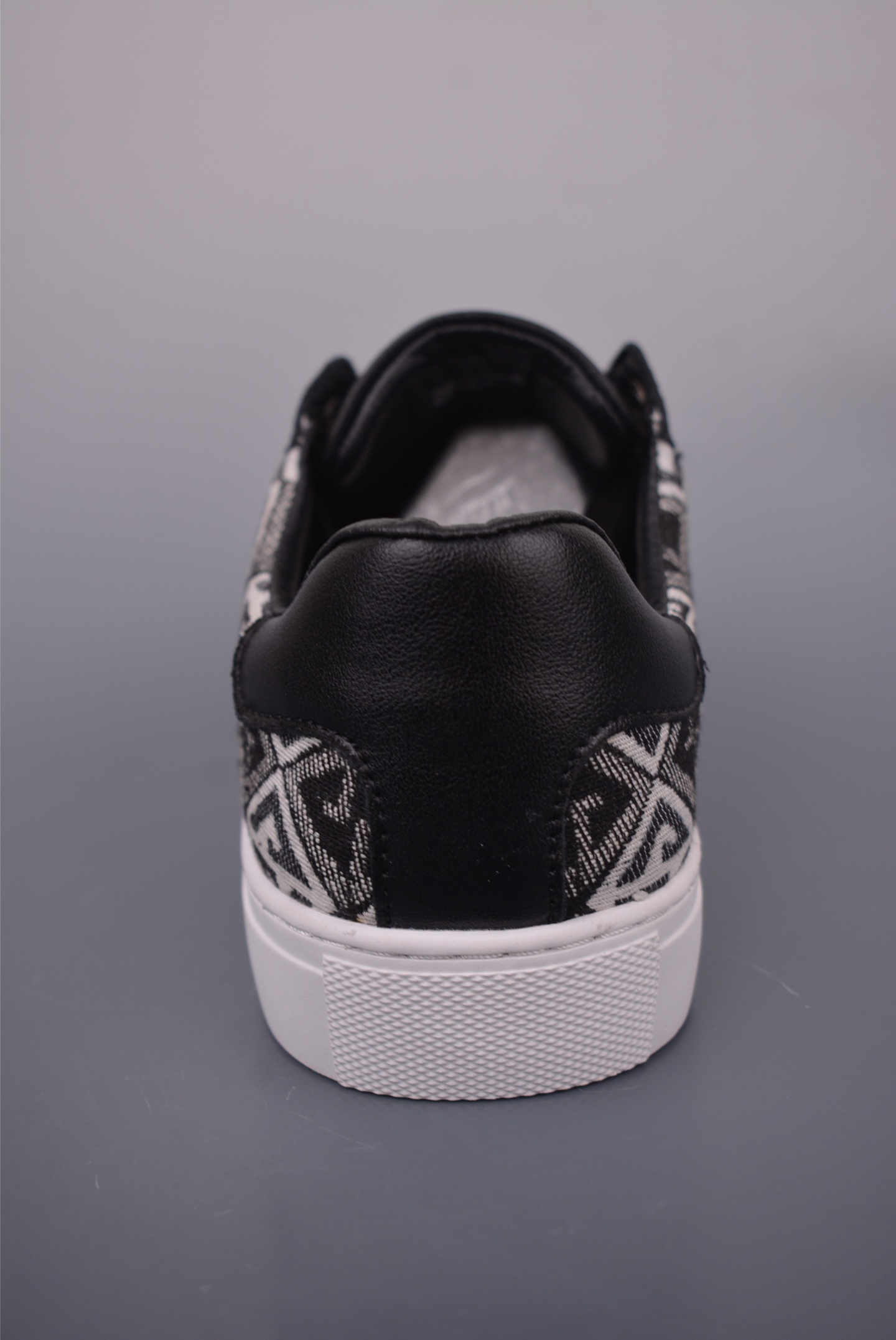 Dior CD1 Low-Top Sneakers - Breathable Mesh, Lightweight Rubber Sole, Stylish 4 i1754083901368 8588 0 3